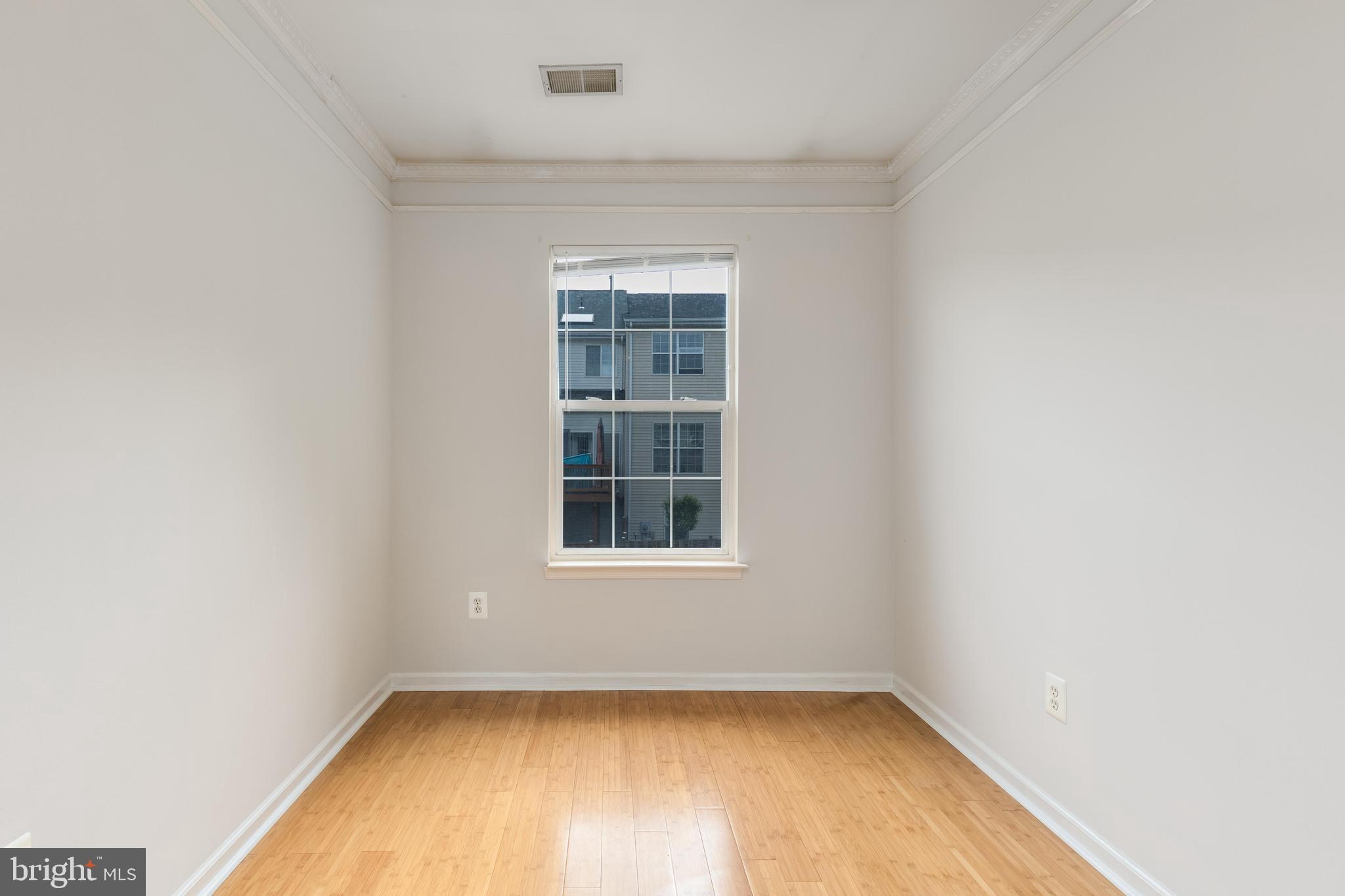 TOWNES AT FAIR LAKES GLEN - Residential Lease