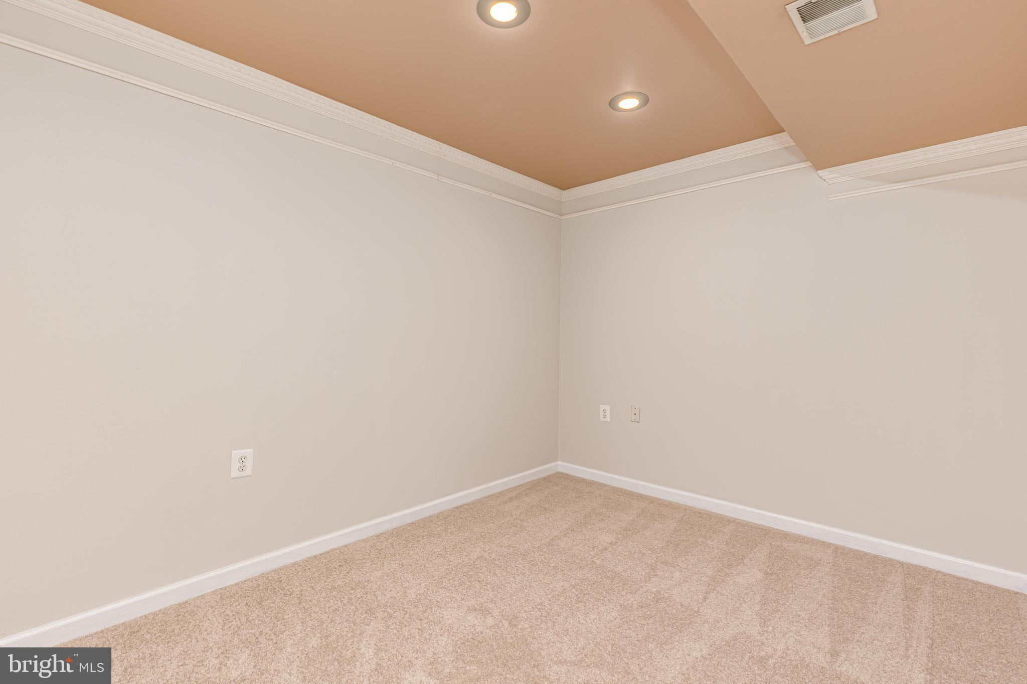 TOWNES AT FAIR LAKES GLEN - Residential Lease