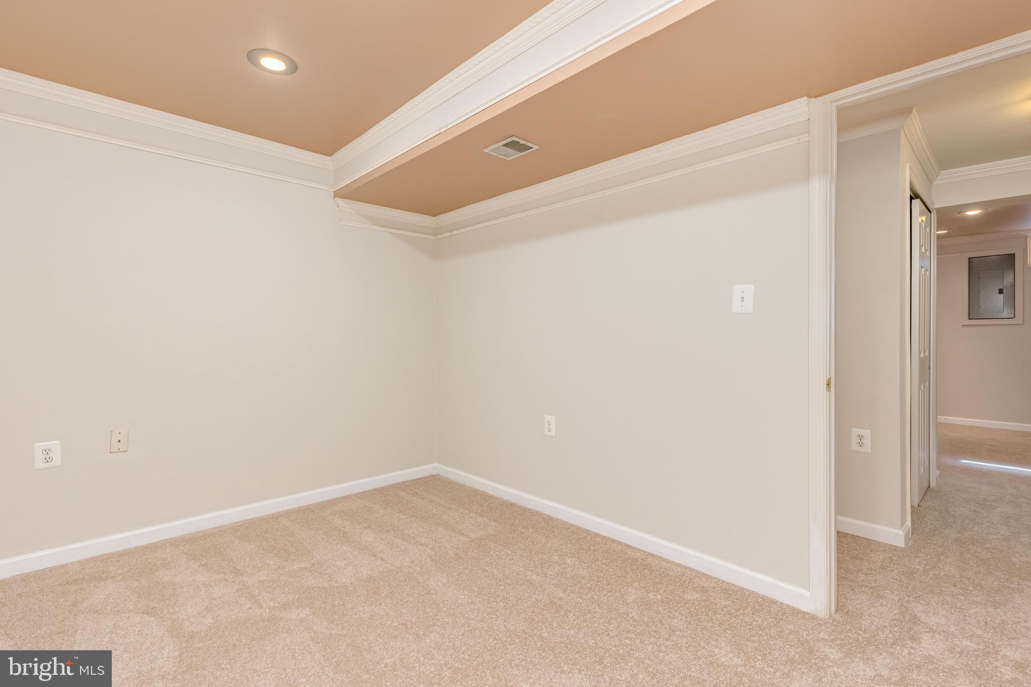 TOWNES AT FAIR LAKES GLEN - Residential Lease