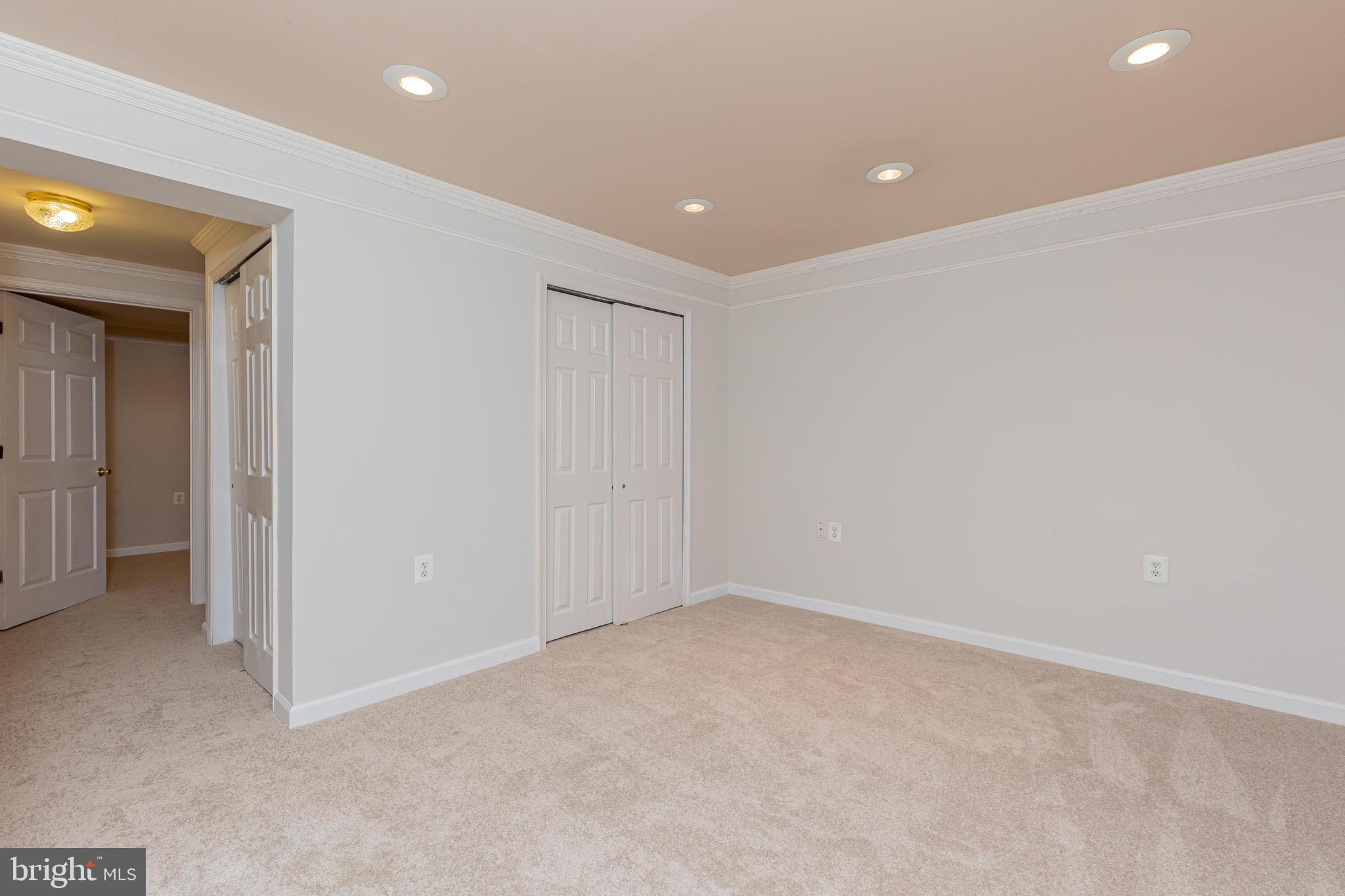 TOWNES AT FAIR LAKES GLEN - Residential Lease