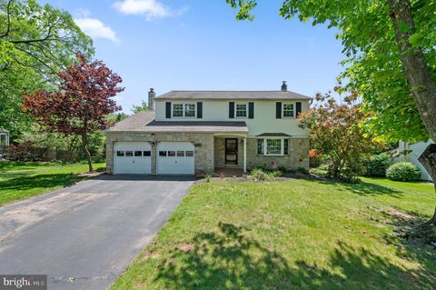 1957 RAMPART LANE LANSDALE PA 19446