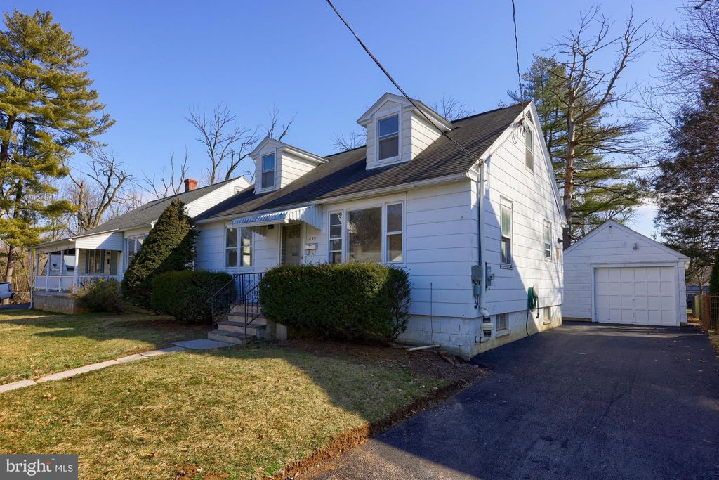 Photo of 235 E Ferdinand Street, Manheim, PA 17545 (MLS # PALA2046620)