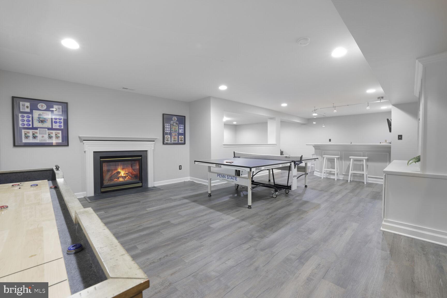 LAKELANDS - Residential