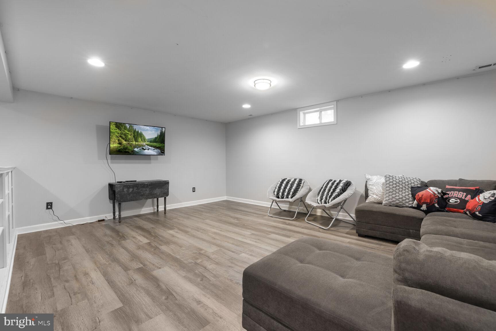 LAKELANDS - Residential