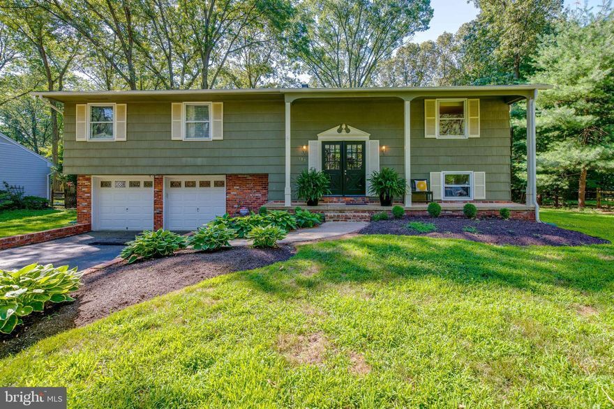 Beautiful rental in amenity rich Berrywood located in Severna Park! Community pool, park and boat launch are just a few houses away.  Picture perfect 4 bedroom, 2.5 bath plus office  and  spacious backyard  for the pickiest of renters.   Severna Park Schools!