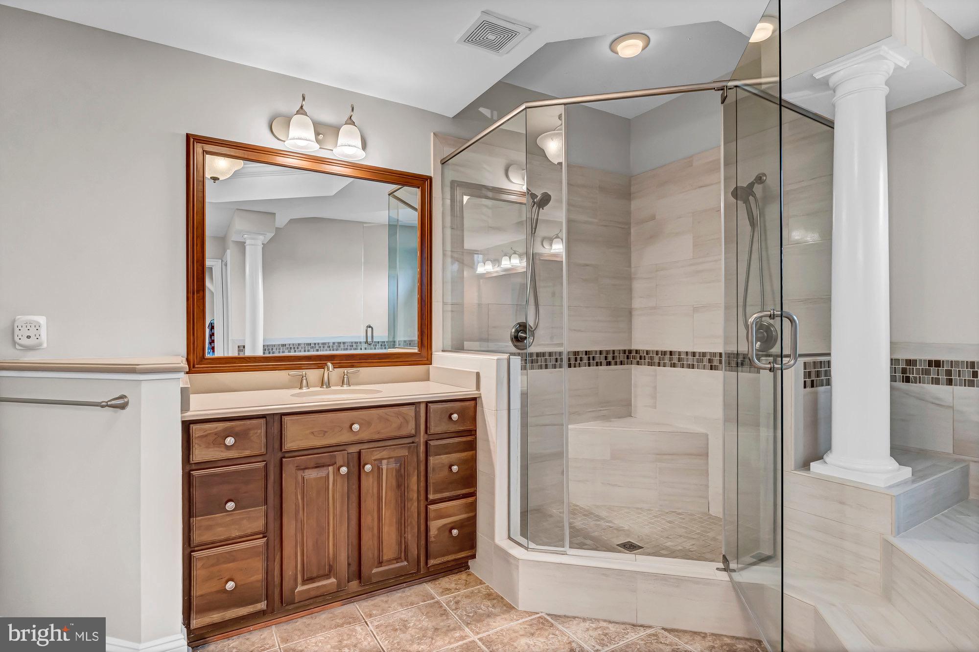 SQUIRES CREST - Residential