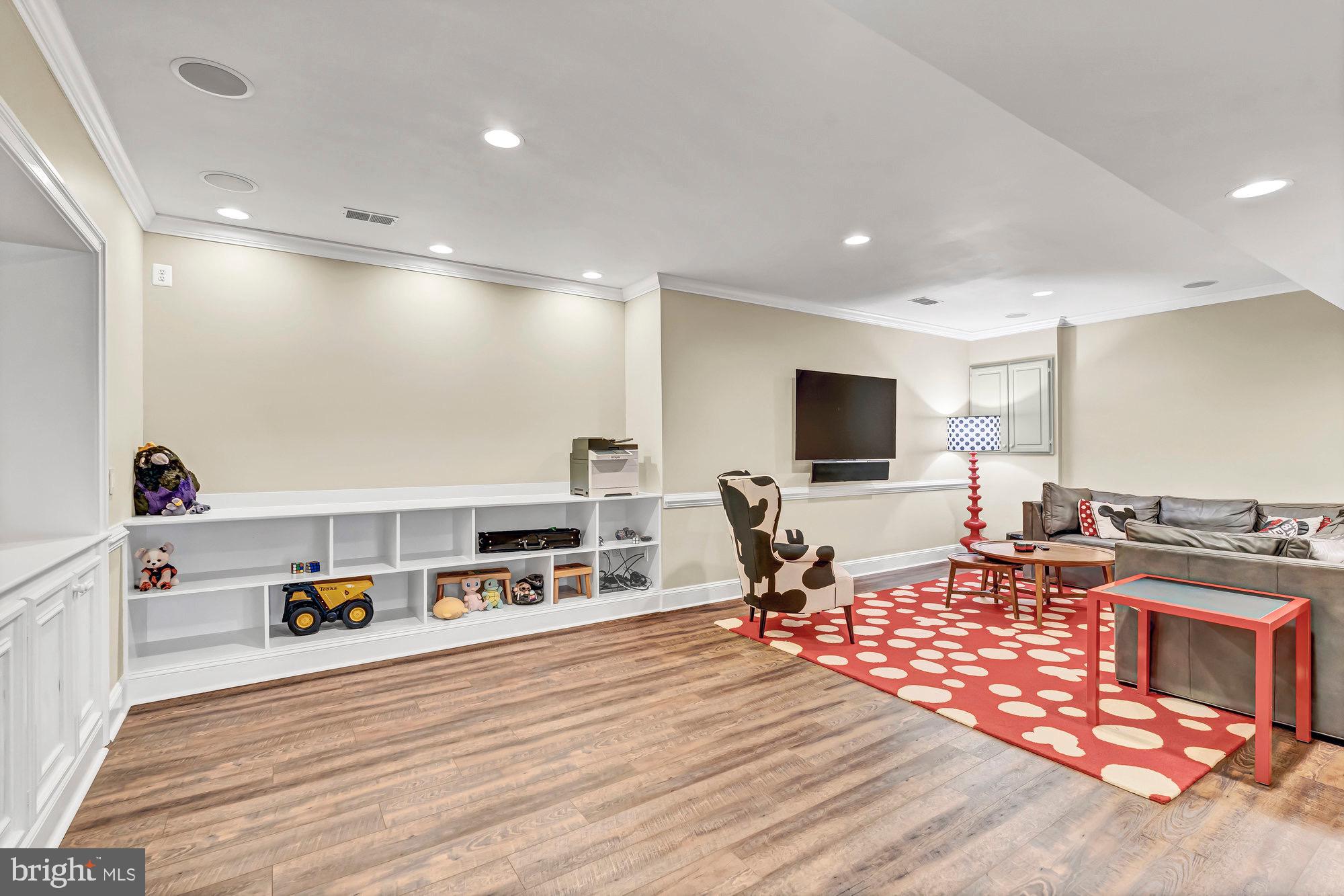 SQUIRES CREST - Residential