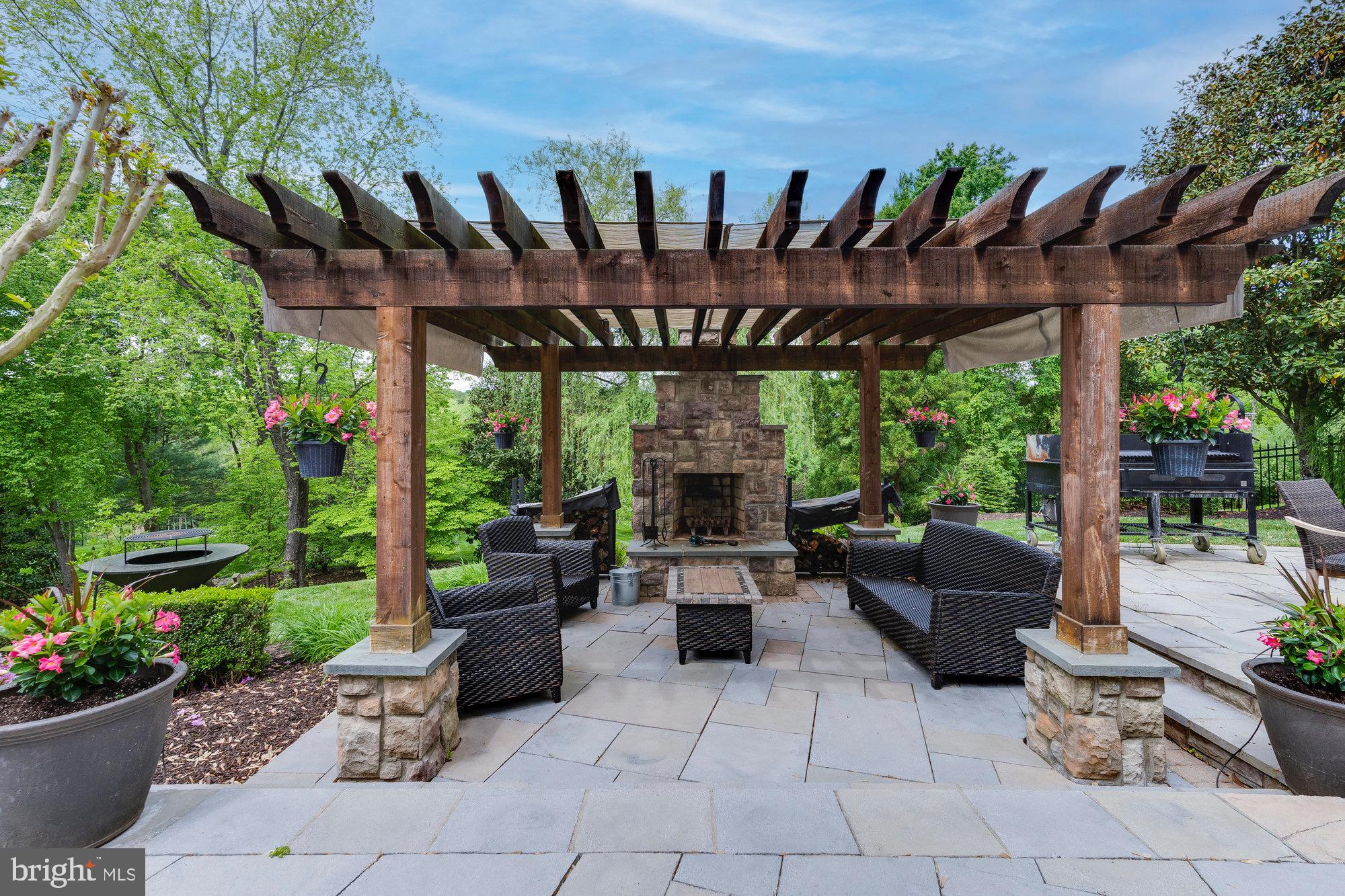 SQUIRES CREST - Residential