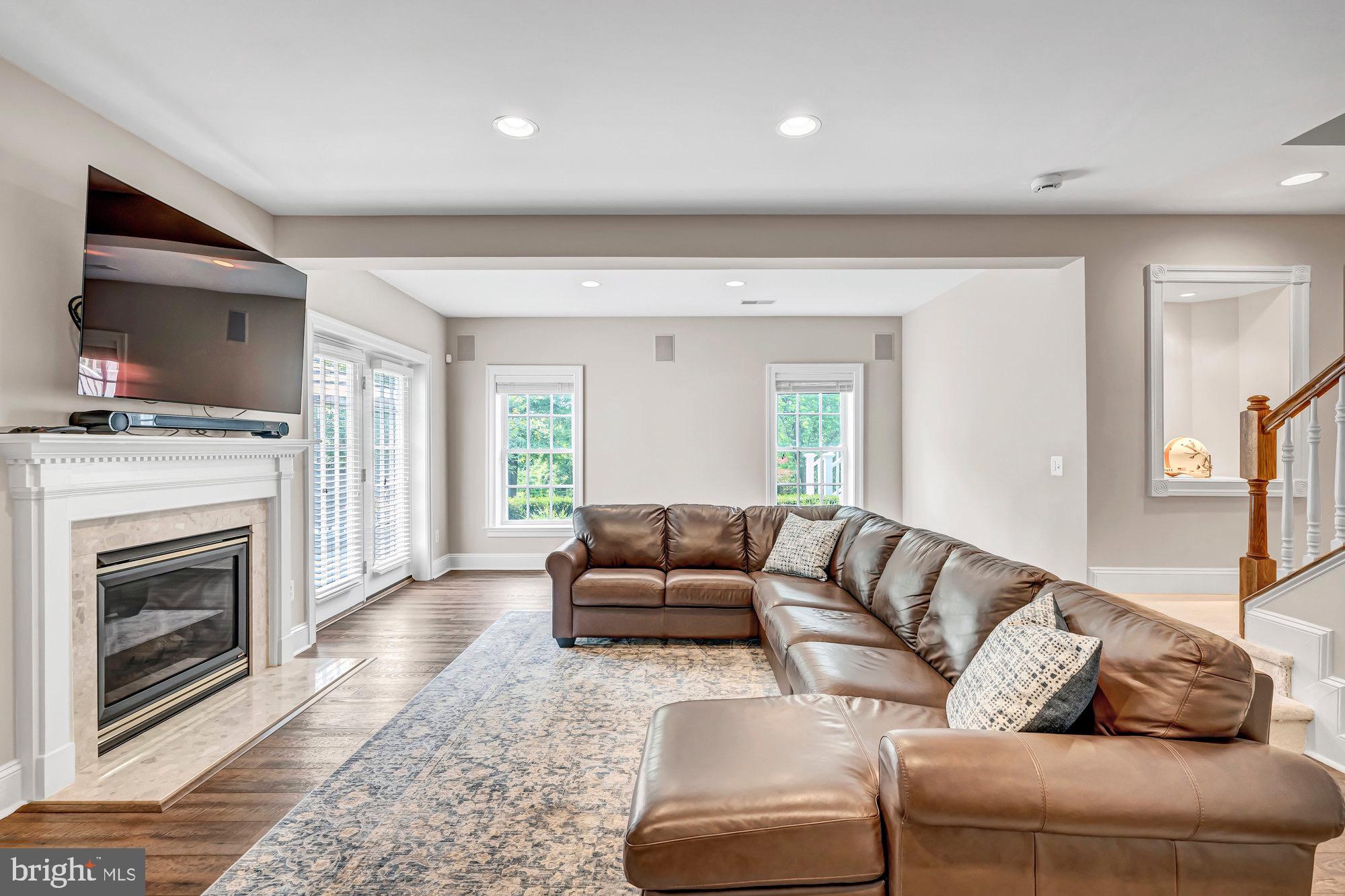 SQUIRES CREST - Residential