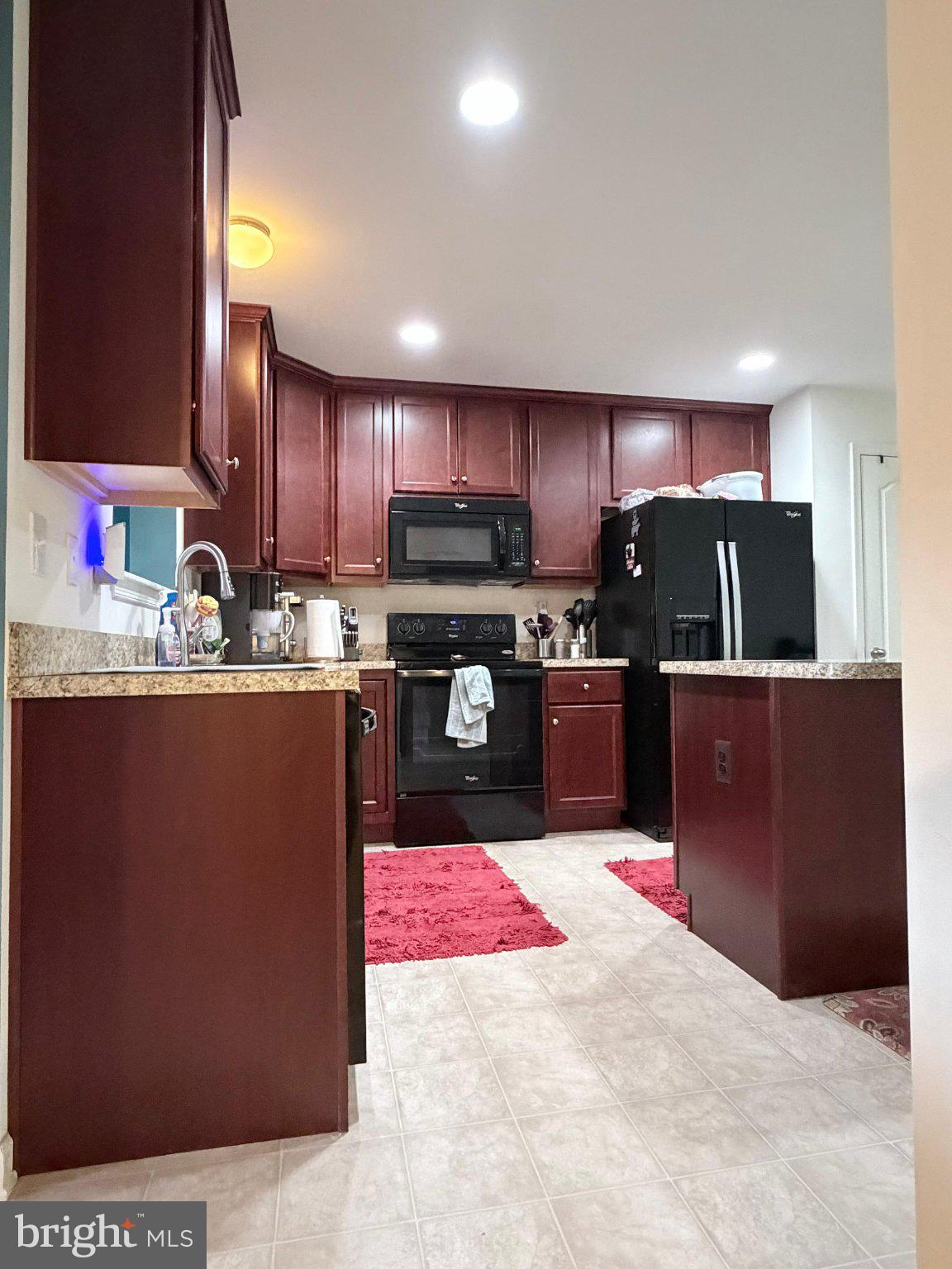 MANOR PARK - Residential