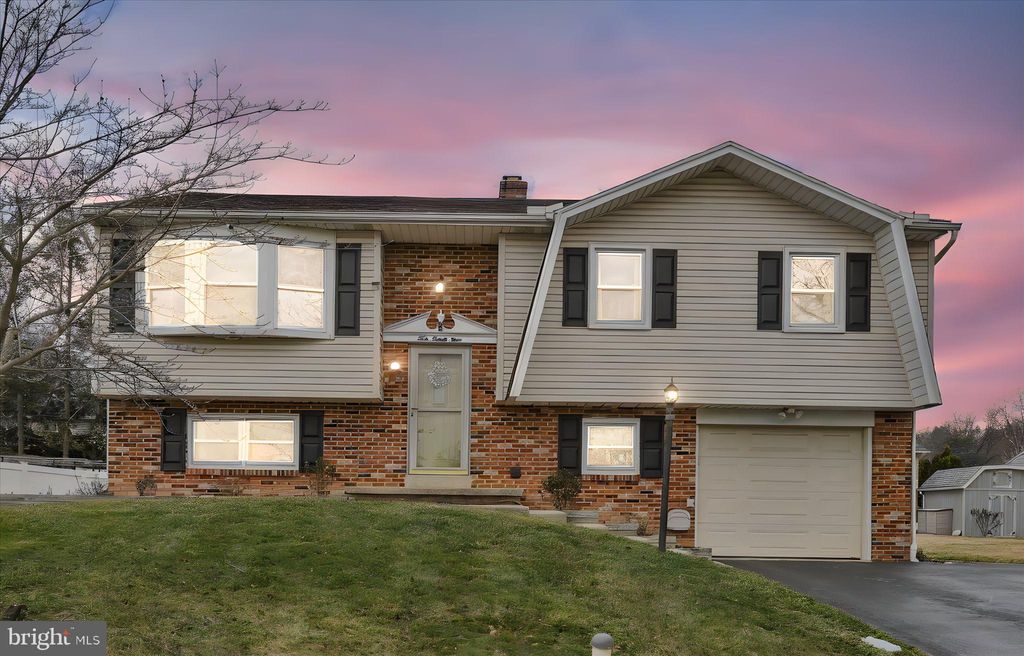 Photo of 429 Candlewyck Road, LANCASTER, PA 17601 (MLS # PALA2083600)