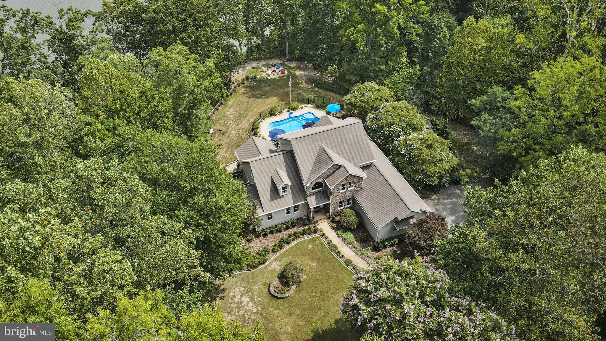 THOMPSON RIDGE - Residential