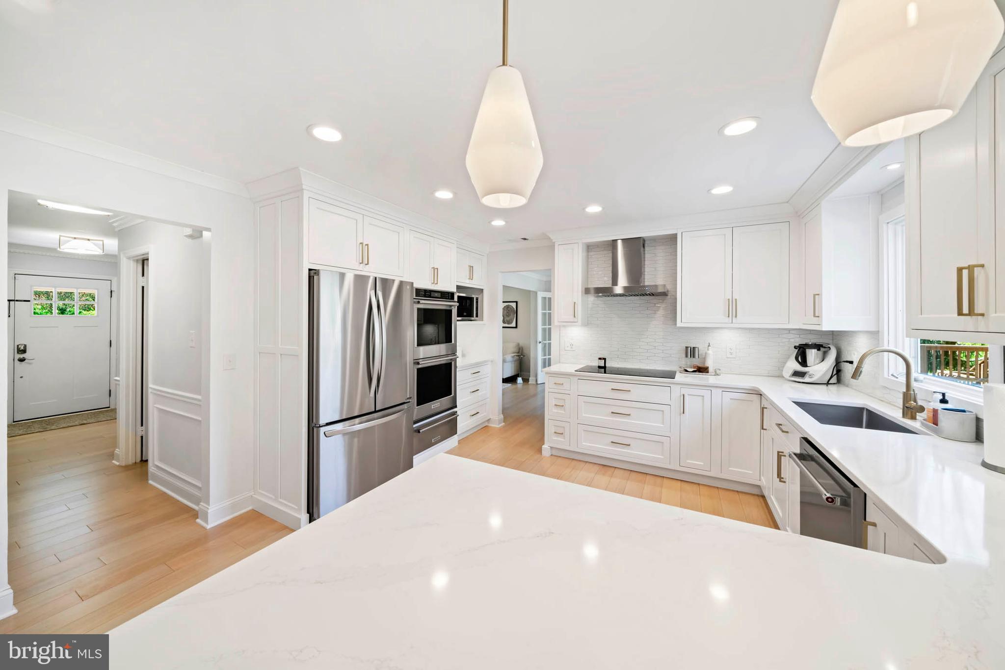 NAPLES MANOR - Residential