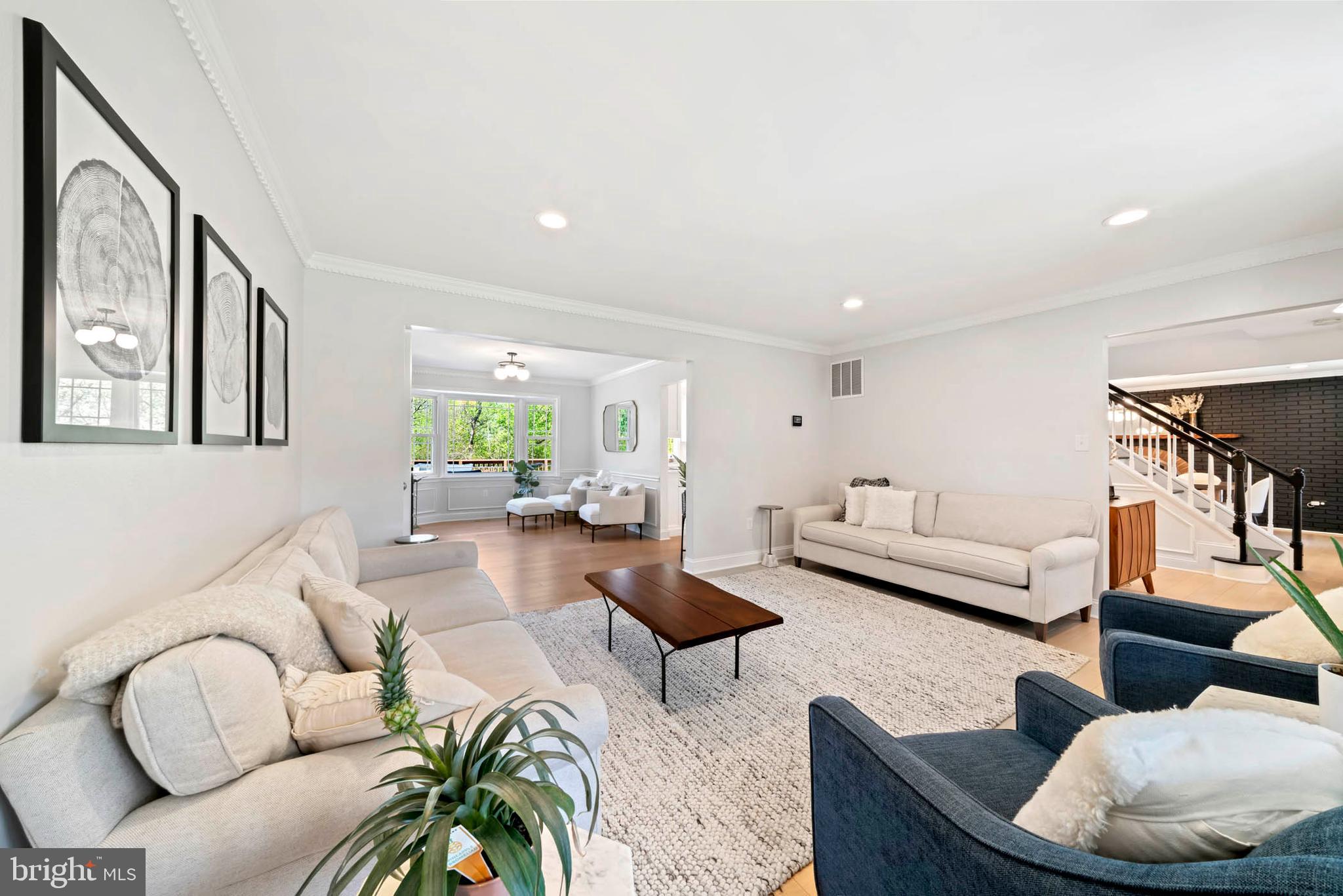 NAPLES MANOR - Residential