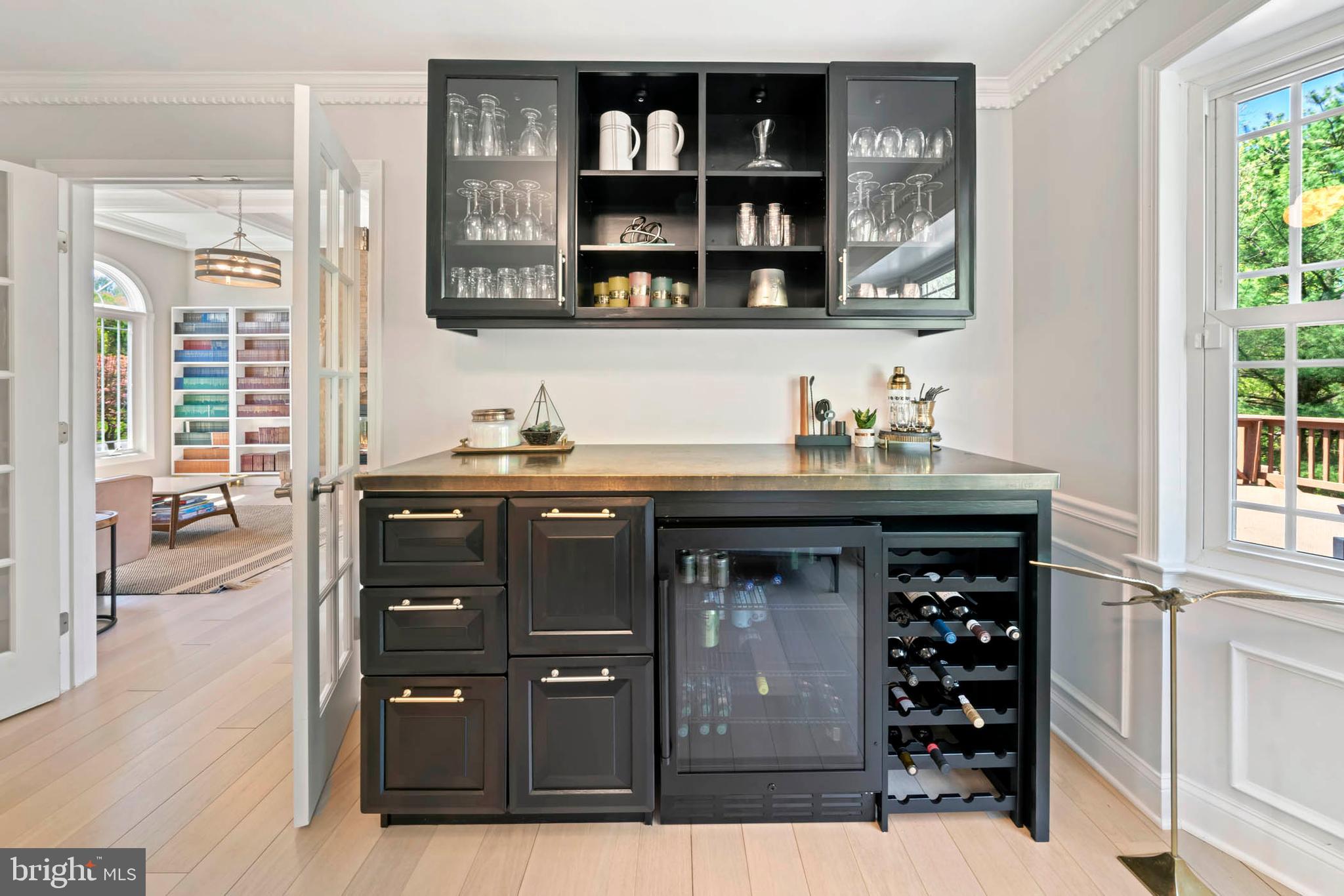 NAPLES MANOR - Residential