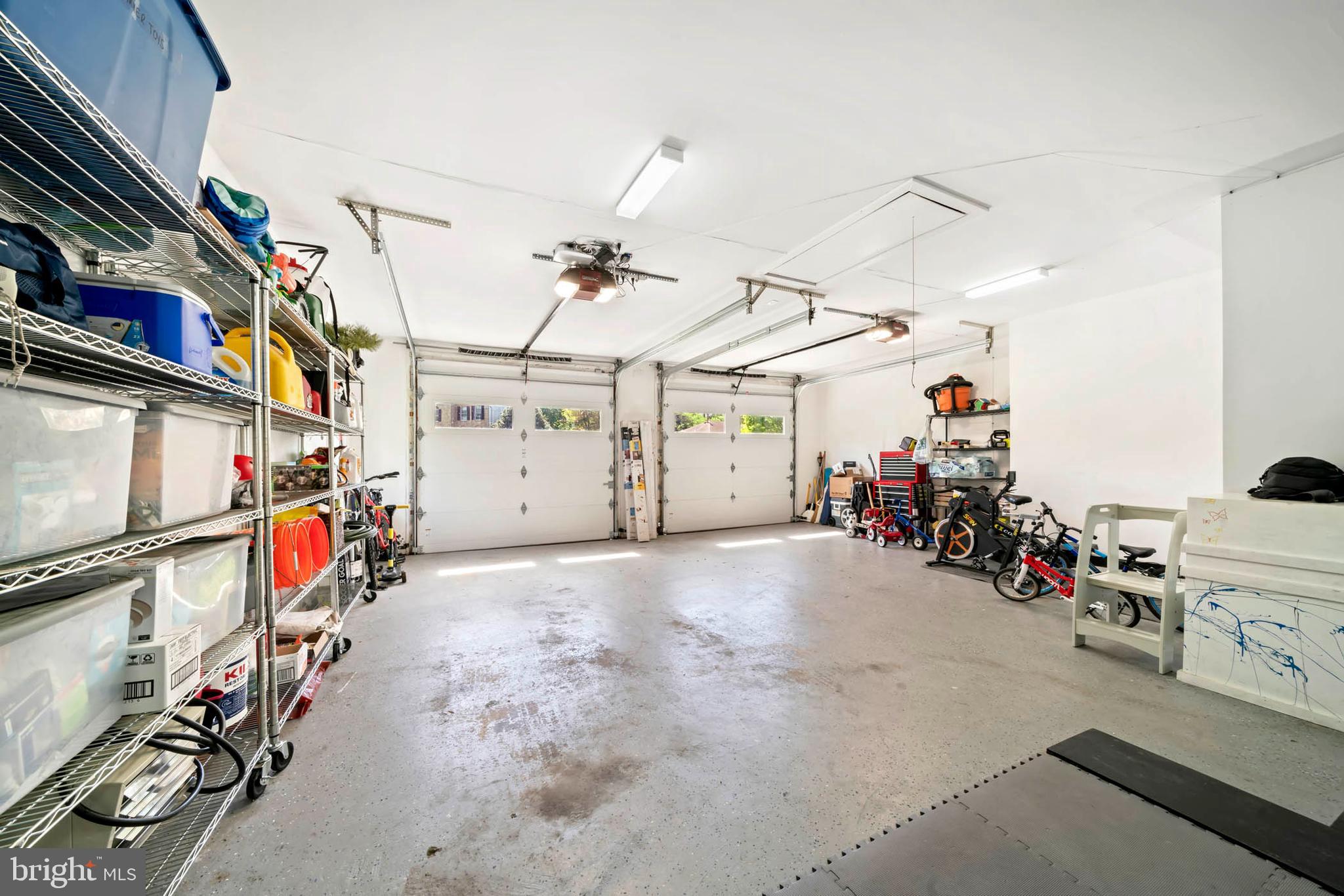 NAPLES MANOR - Residential