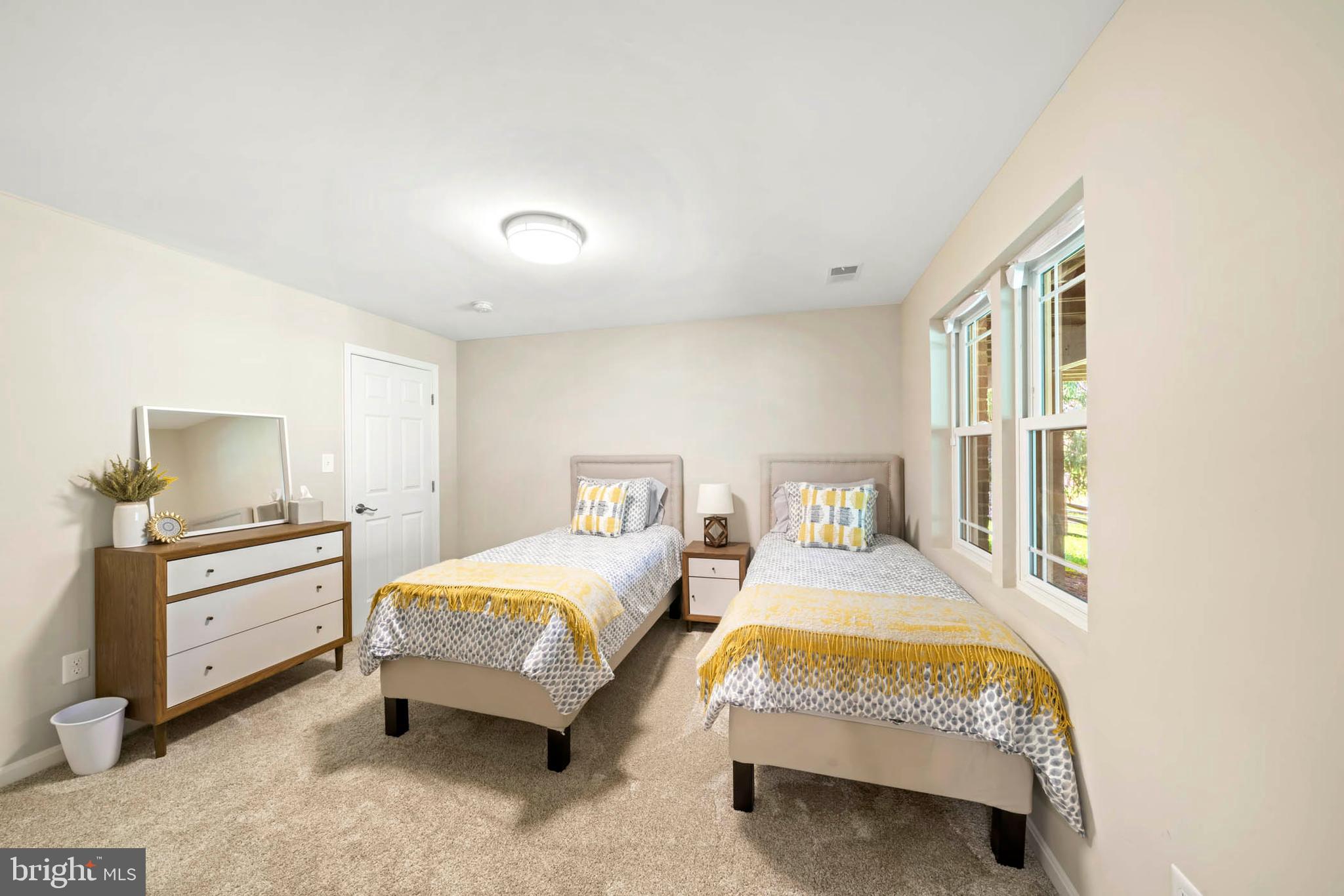 NAPLES MANOR - Residential