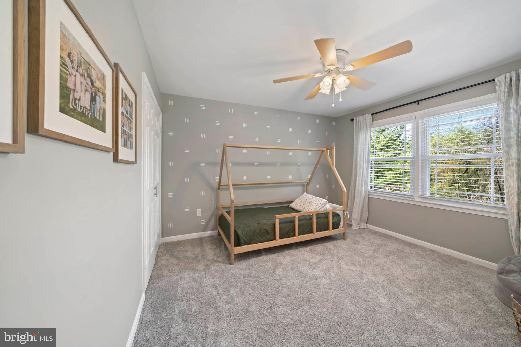 NAPLES MANOR - Residential