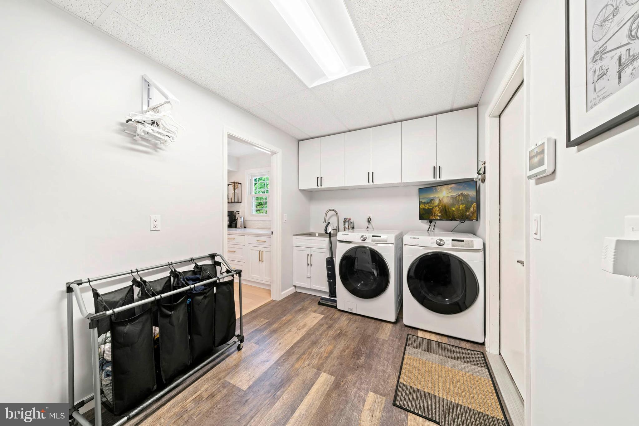 NAPLES MANOR - Residential