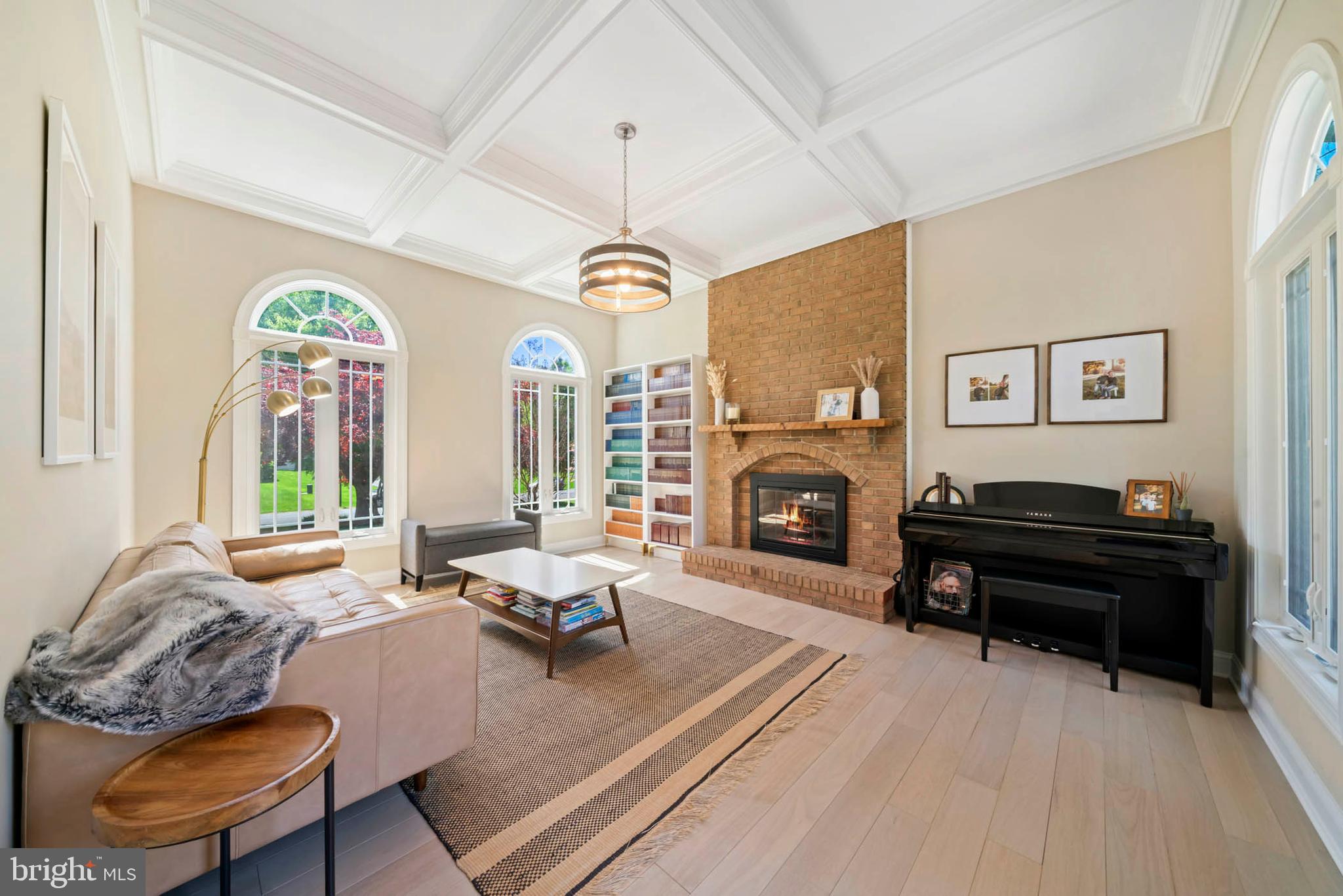 NAPLES MANOR - Residential