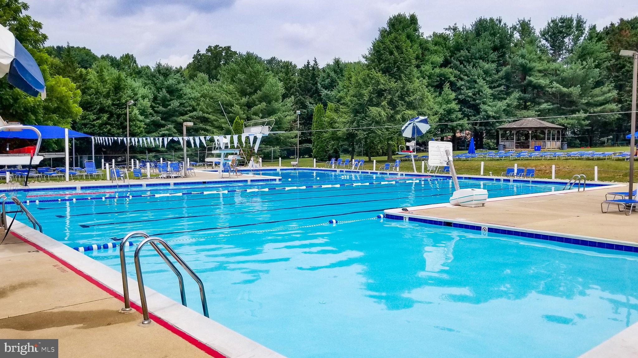 NAPLES MANOR - Residential