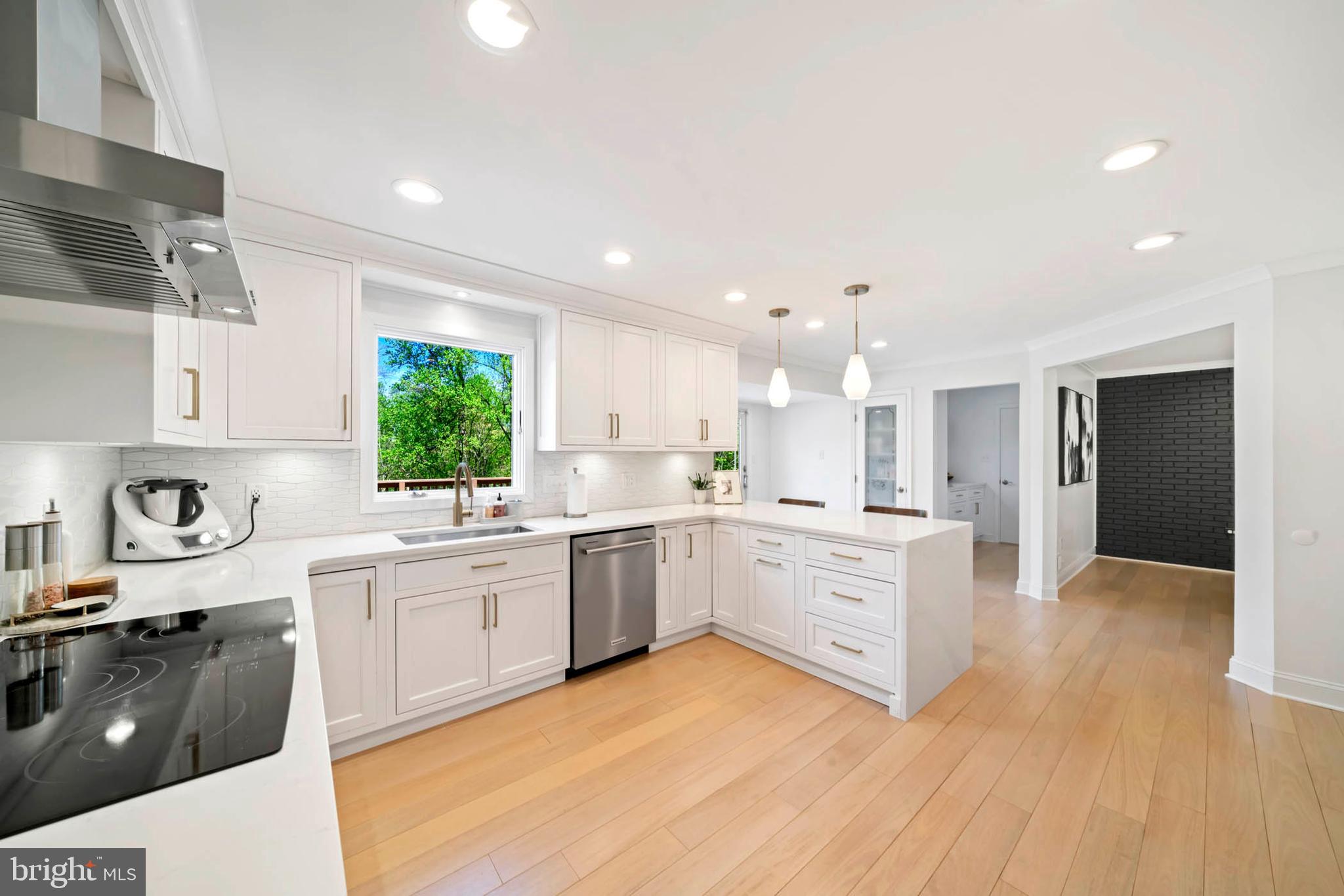 NAPLES MANOR - Residential