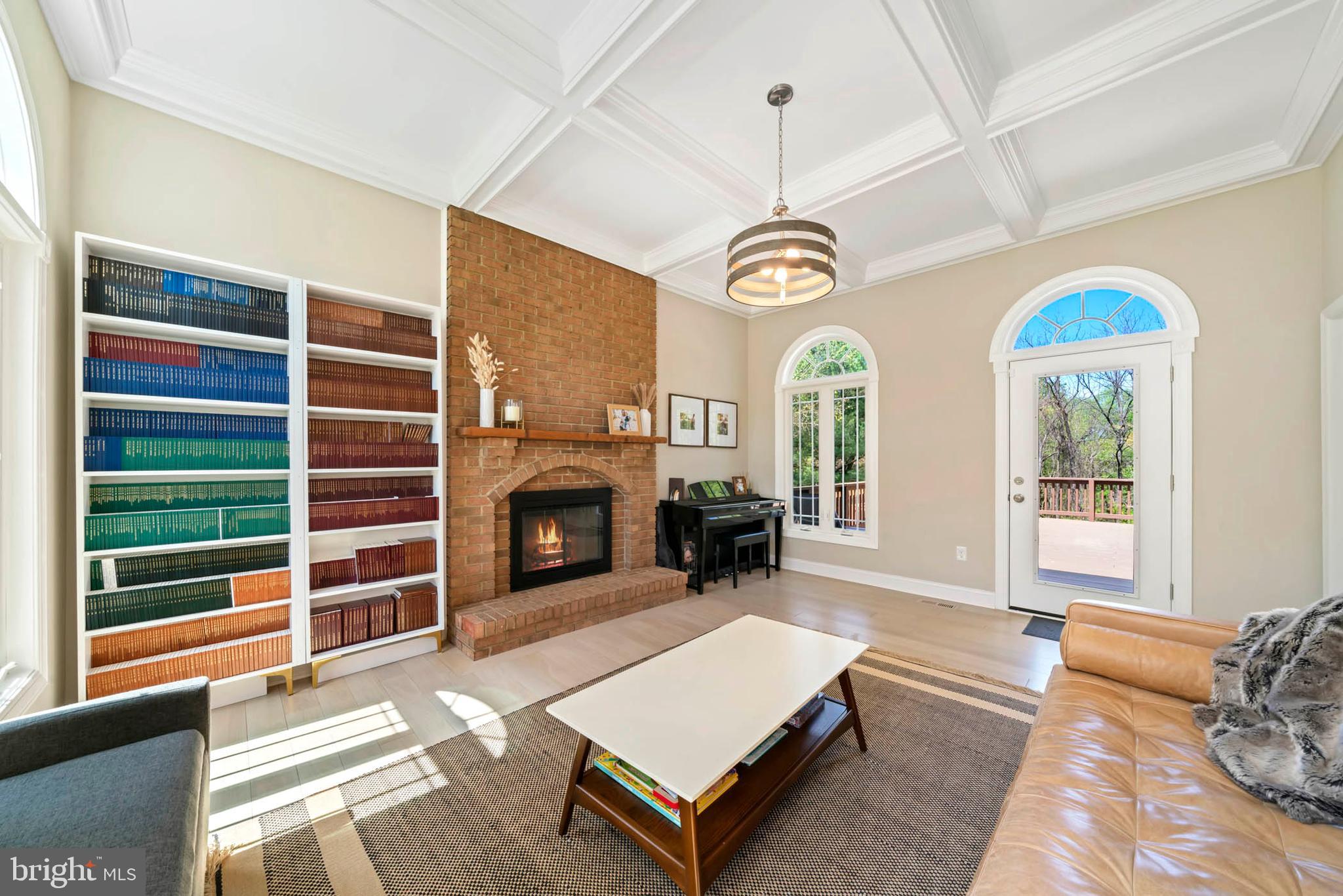 NAPLES MANOR - Residential