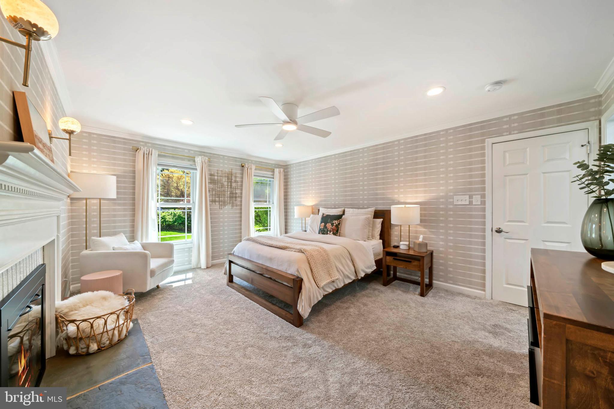 NAPLES MANOR - Residential