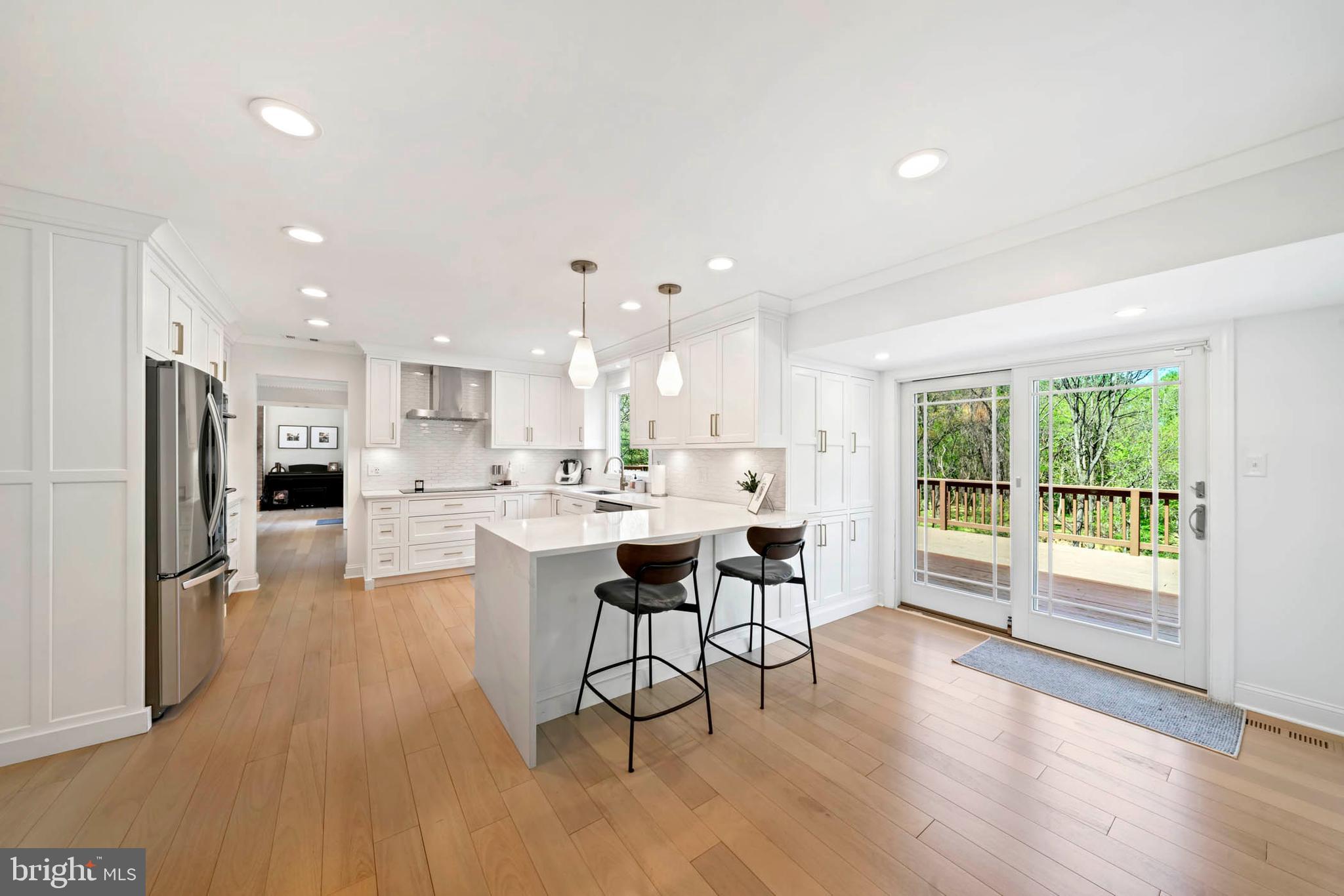 NAPLES MANOR - Residential