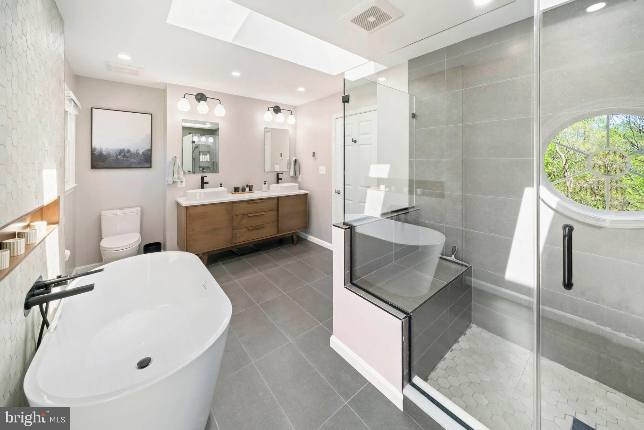 NAPLES MANOR - Residential