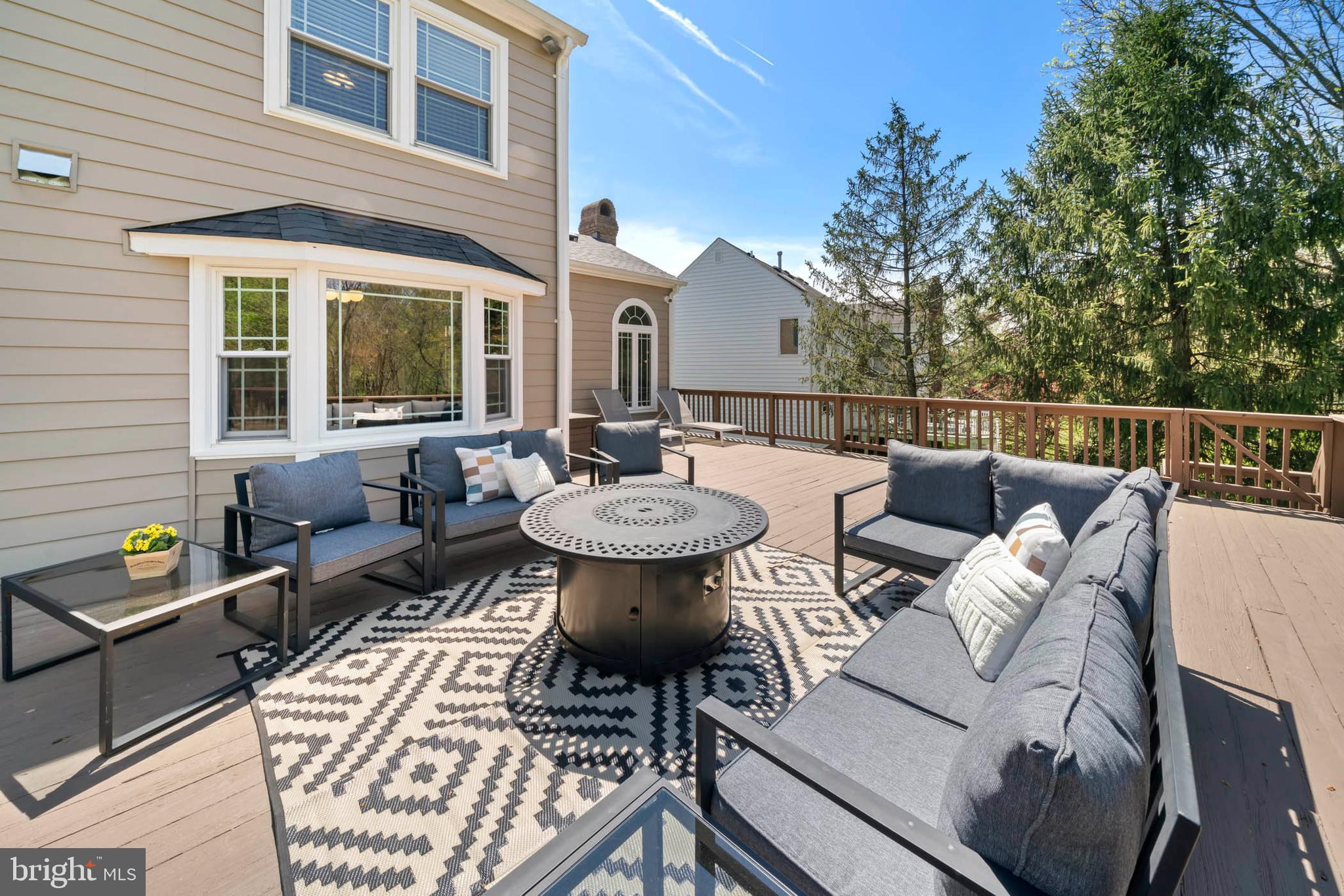 NAPLES MANOR - Residential