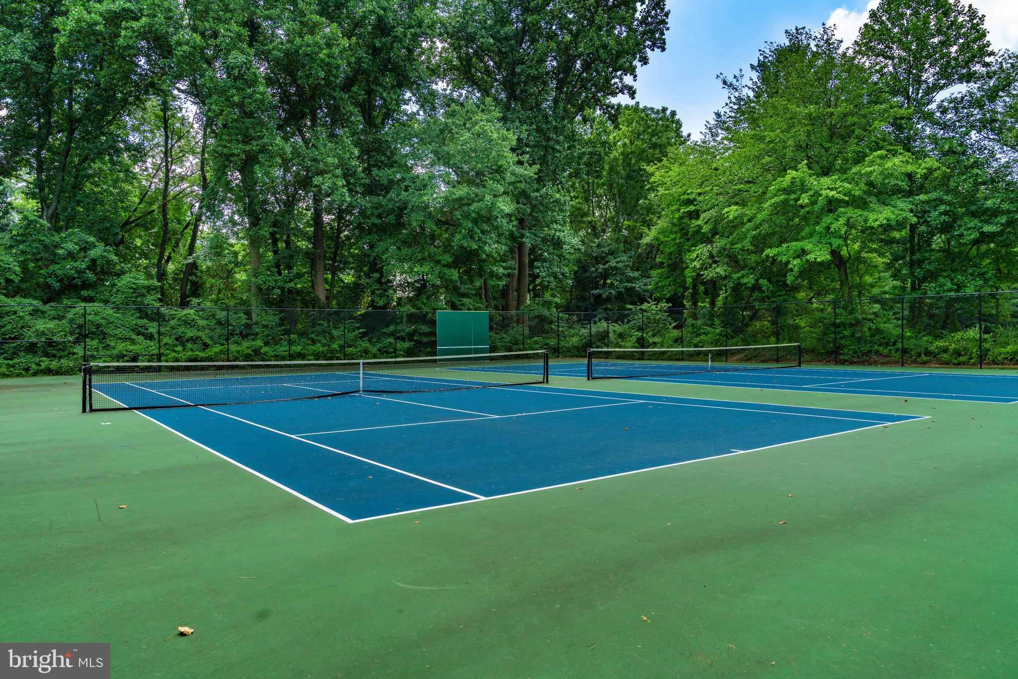 NAPLES MANOR - Residential