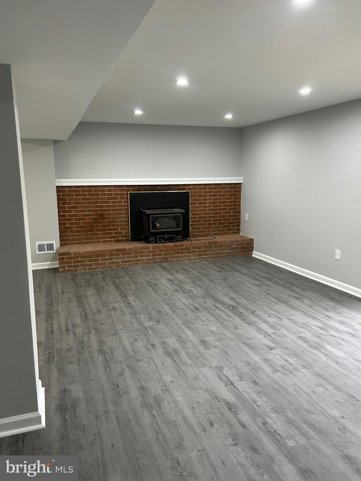 WHITFIELD WOODS - Residential Lease