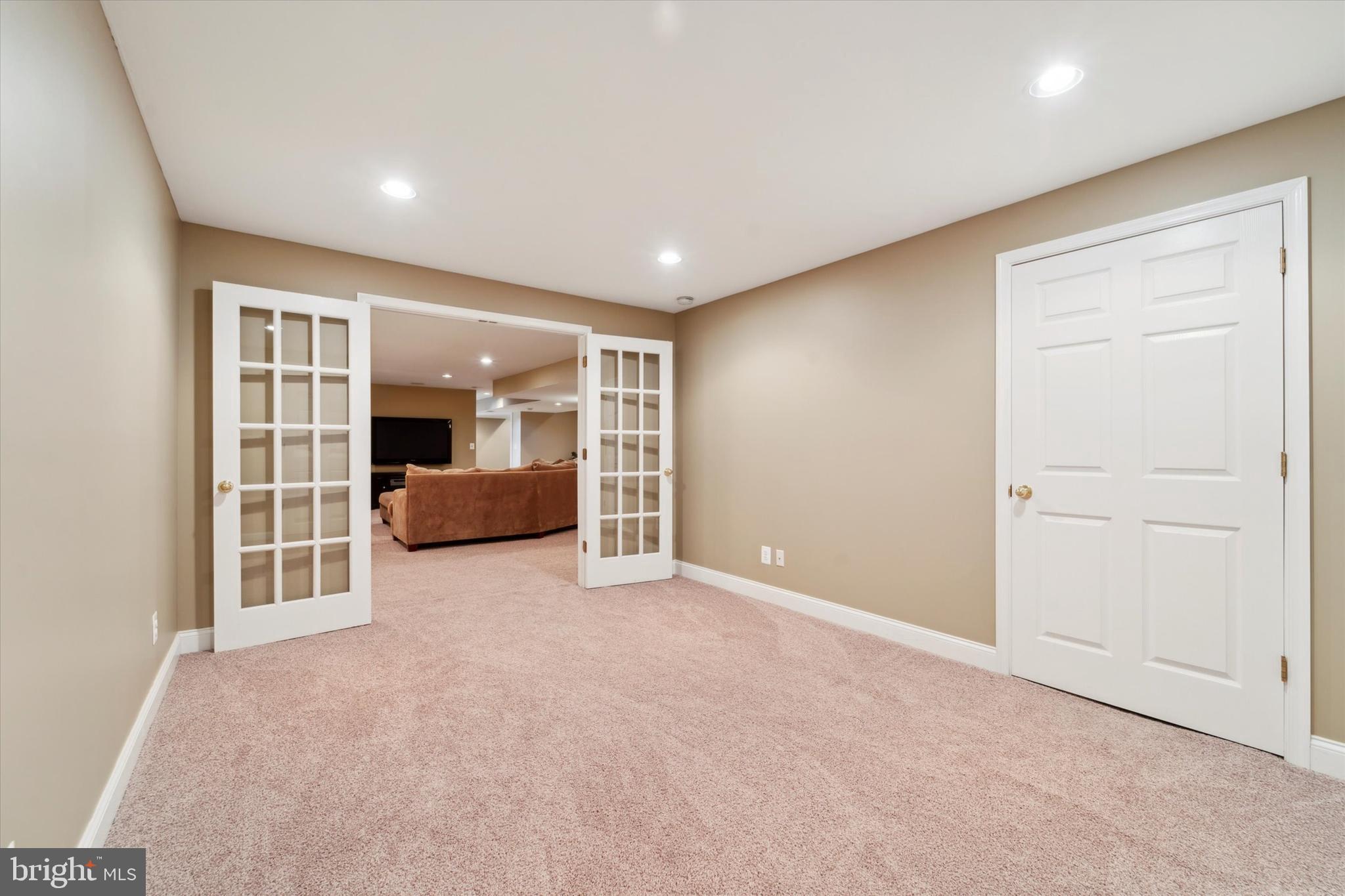 VALLEY GREEN - Residential