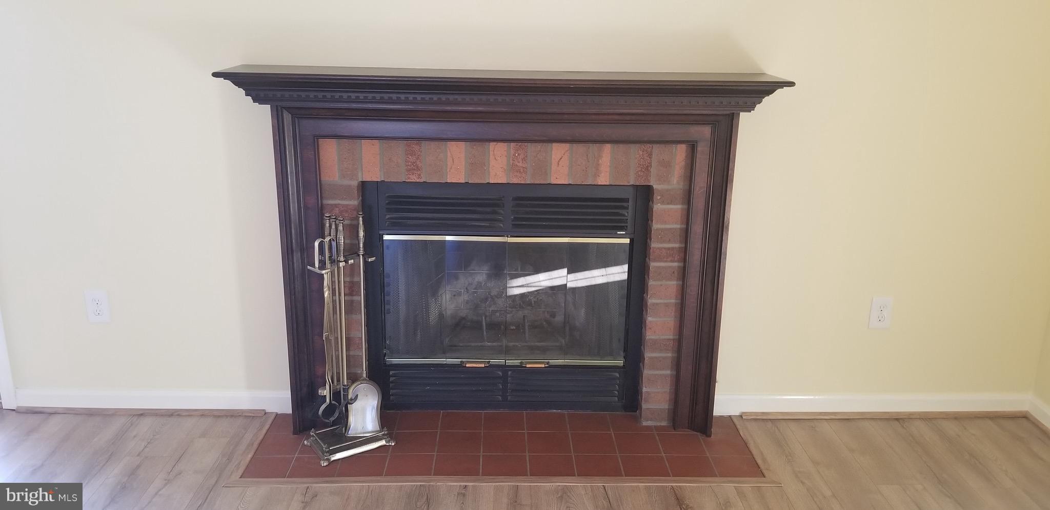 SMALL CROSSINGS - Residential Lease