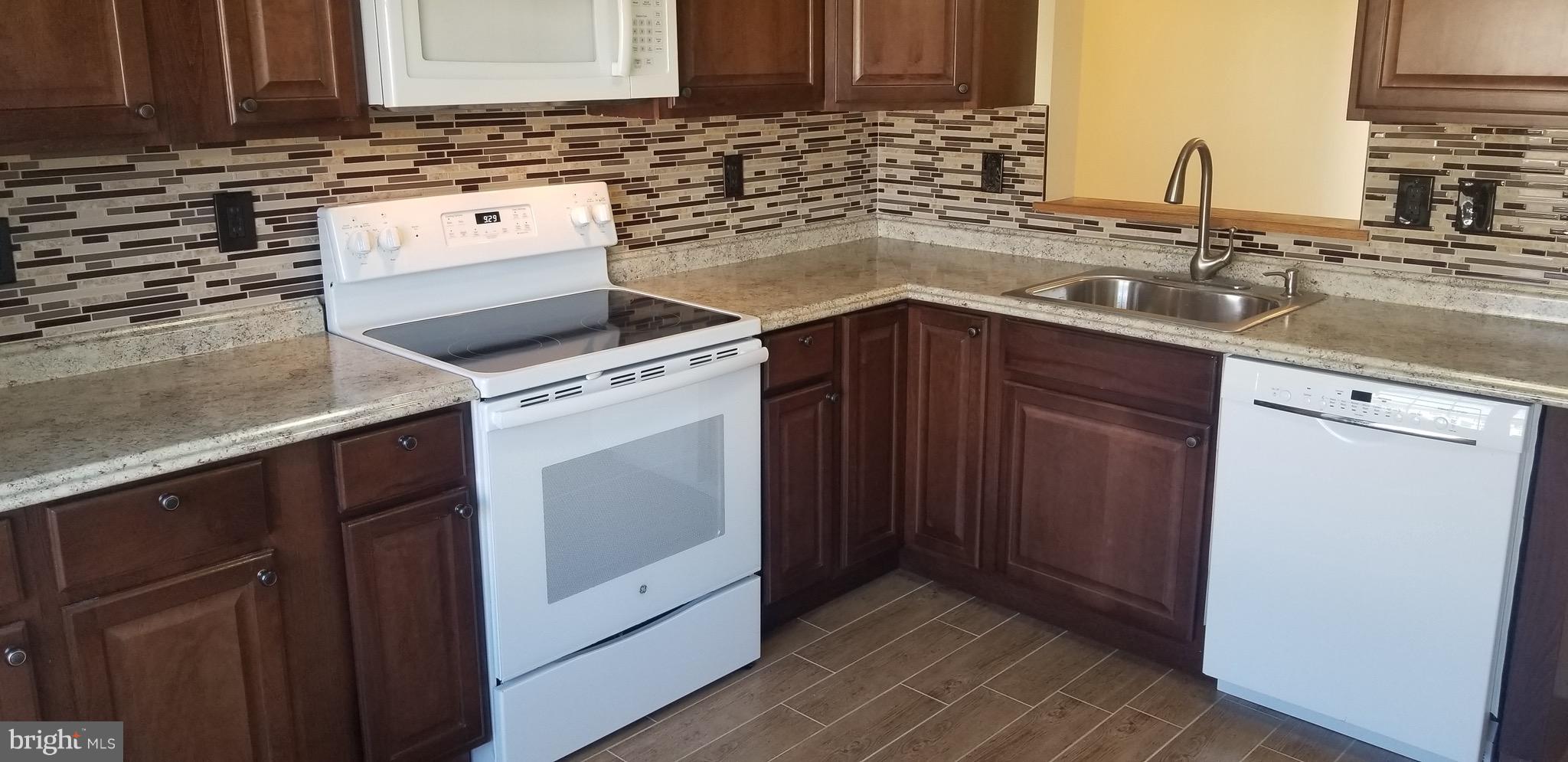 SMALL CROSSINGS - Residential Lease