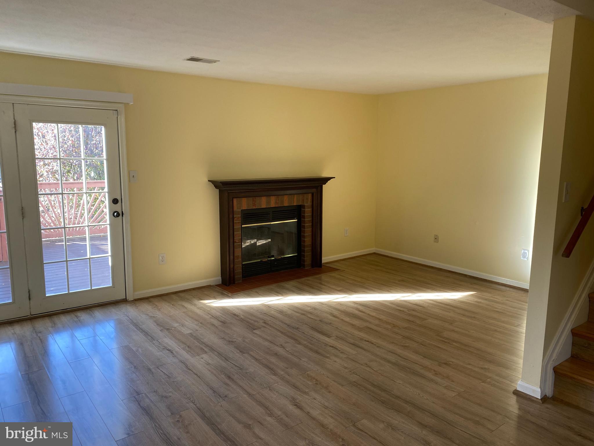 SMALL CROSSINGS - Residential Lease