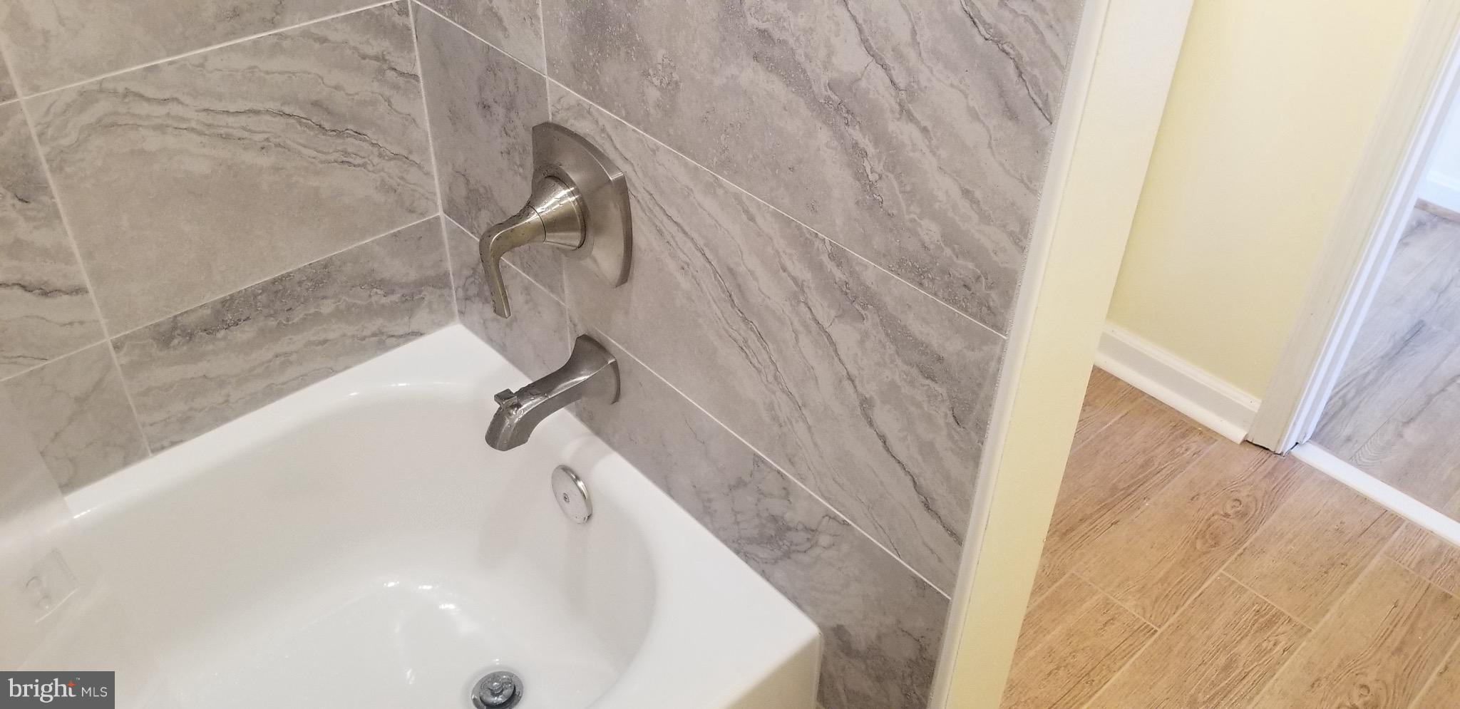 SMALL CROSSINGS - Residential Lease