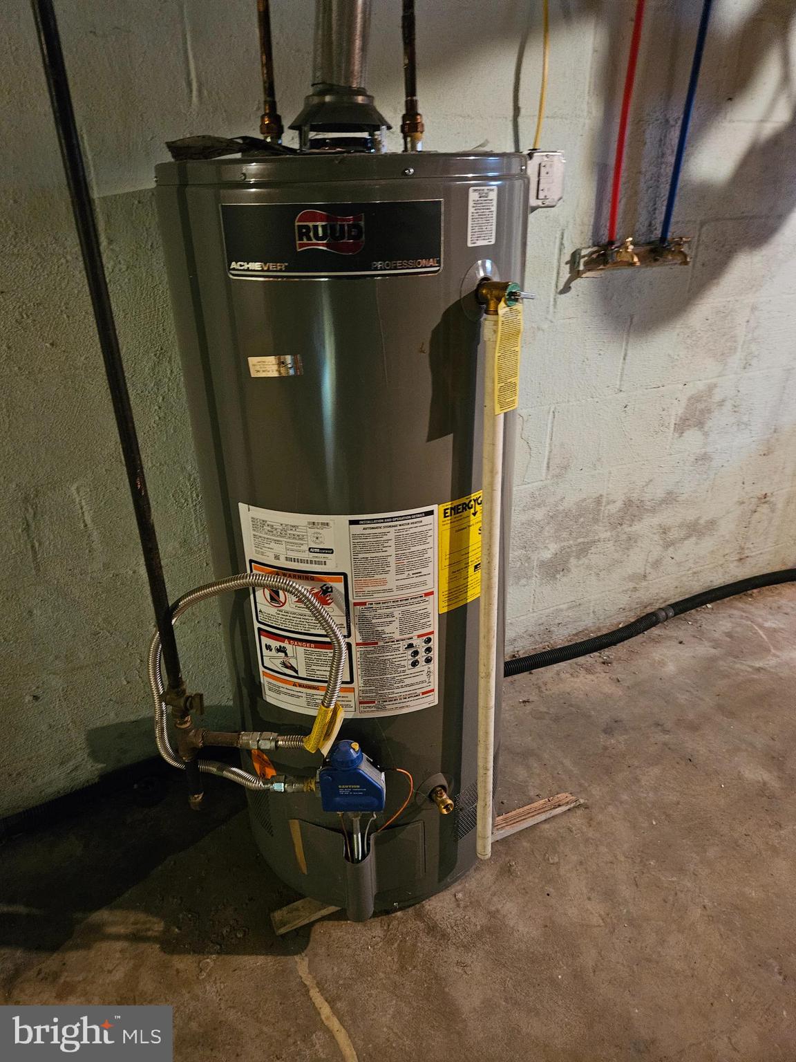 LINCOLN DRIVE - Residential