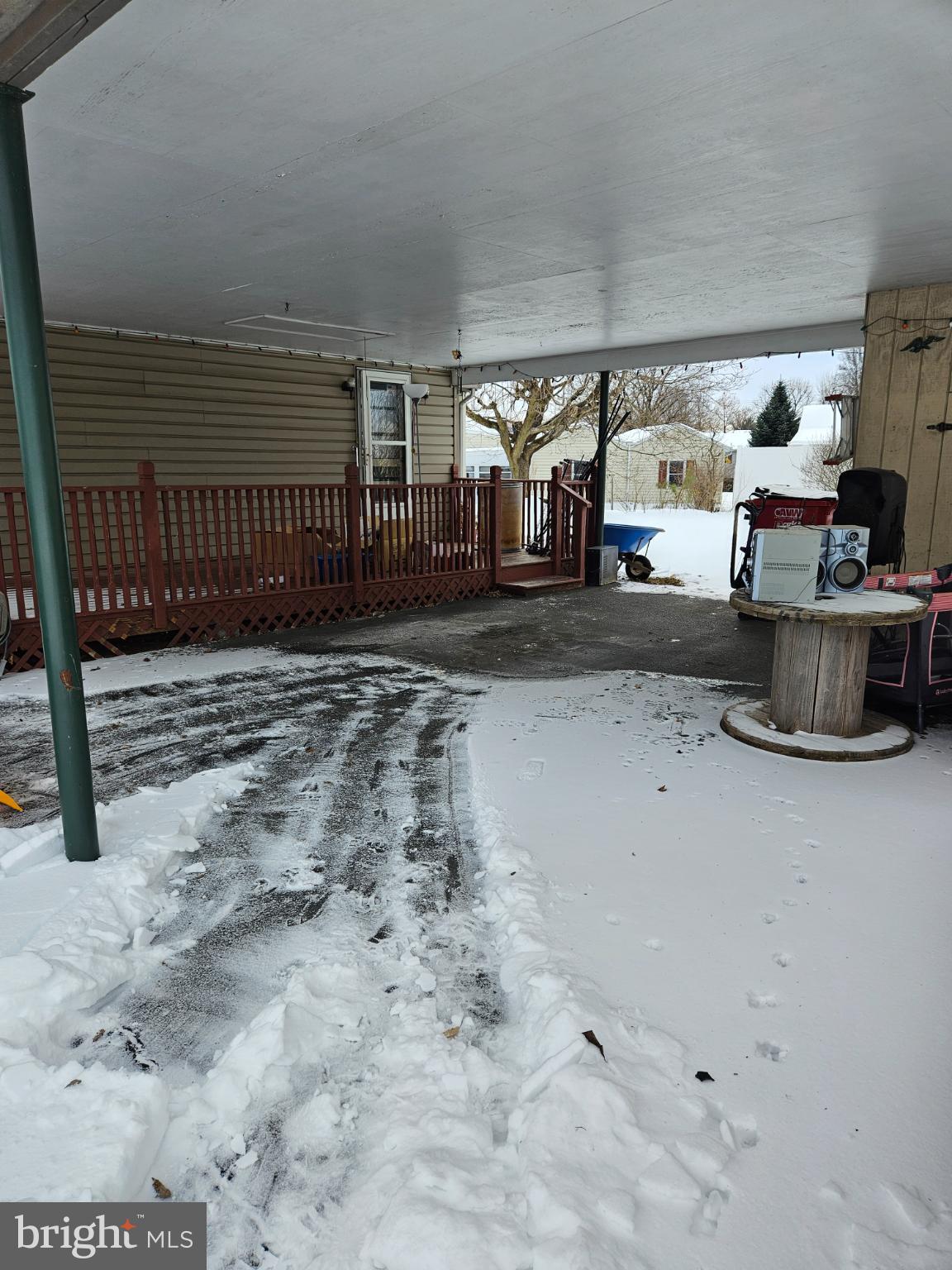 LINCOLN DRIVE - Residential