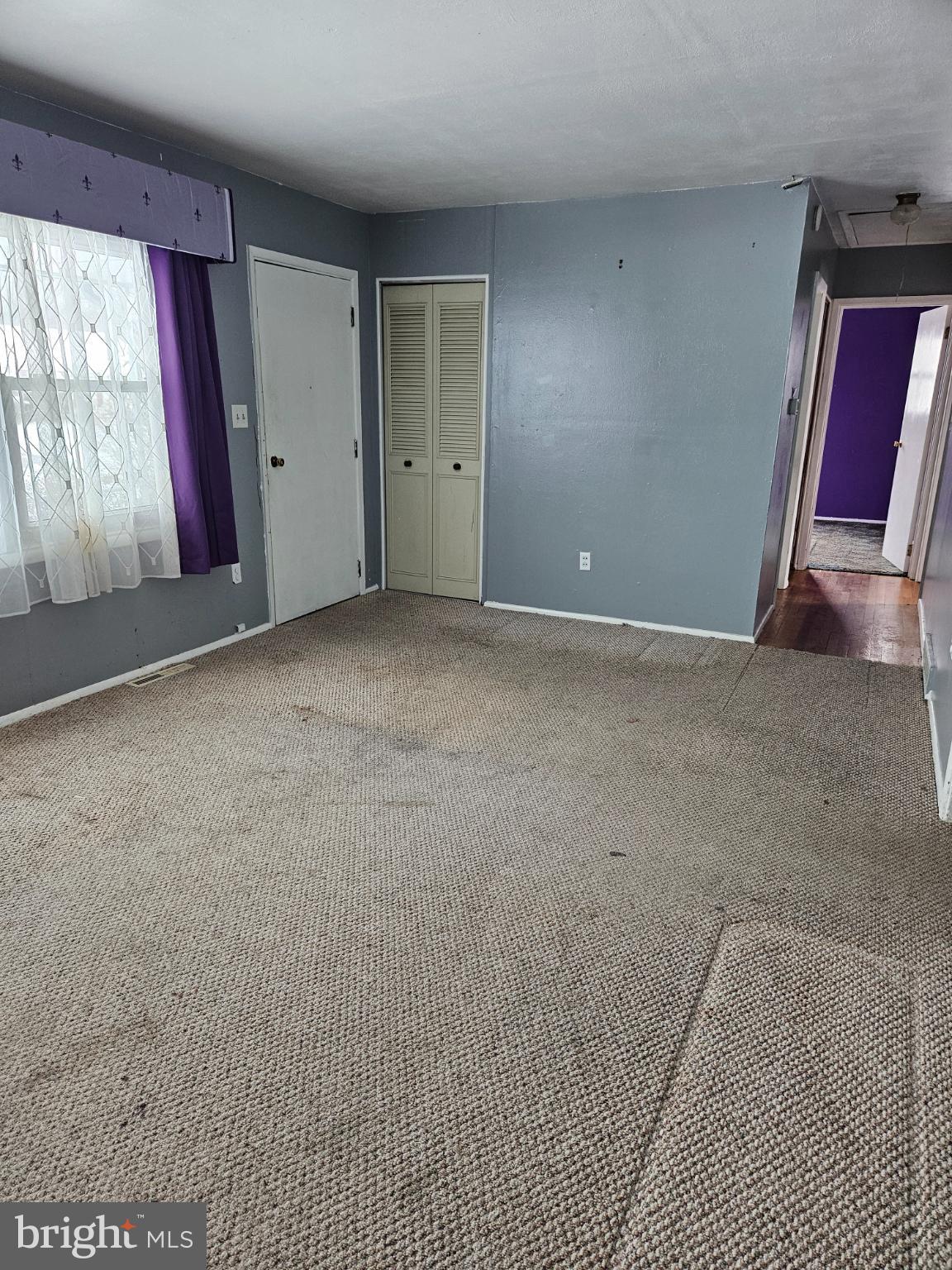 LINCOLN DRIVE - Residential