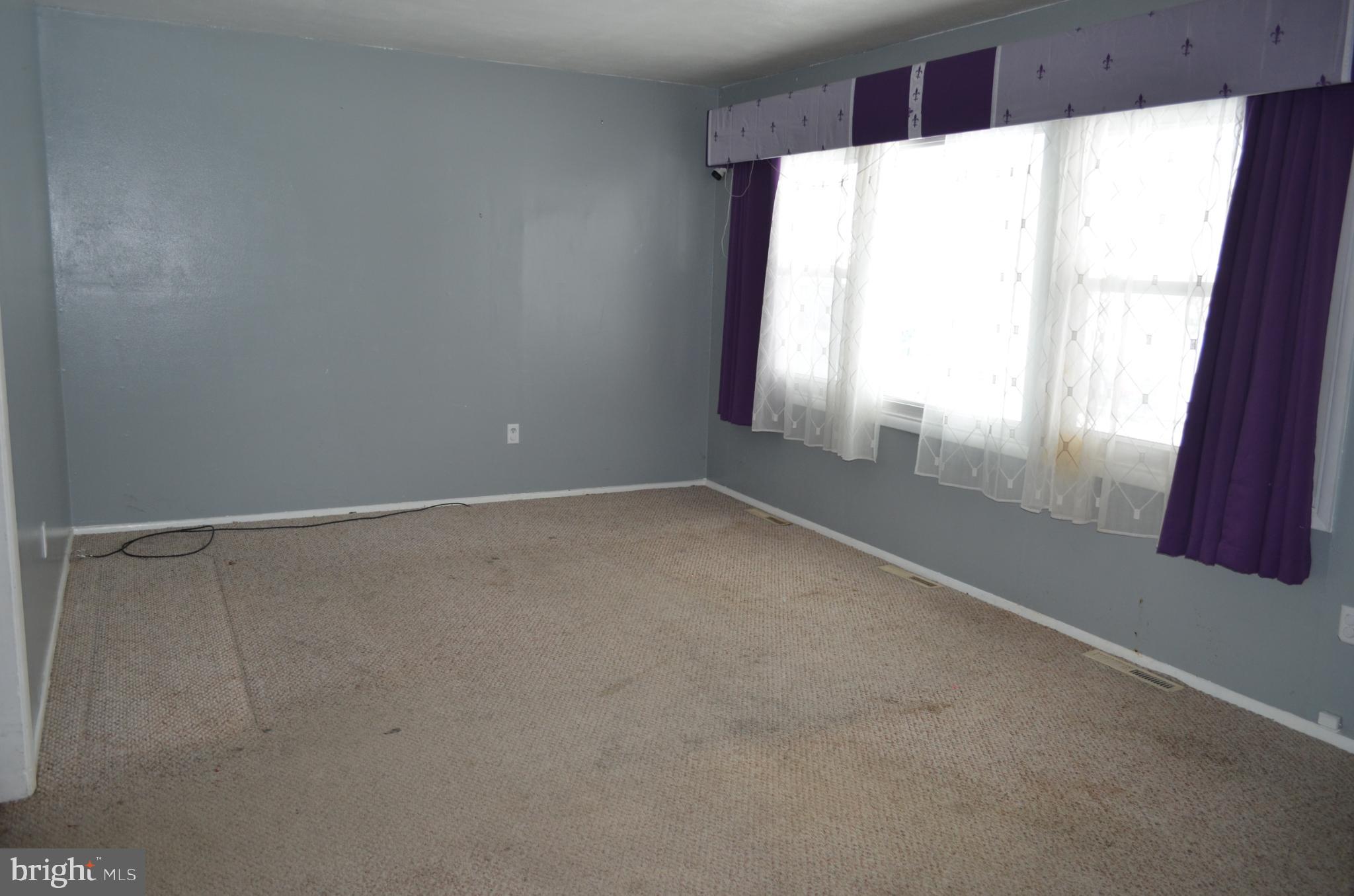 LINCOLN DRIVE - Residential