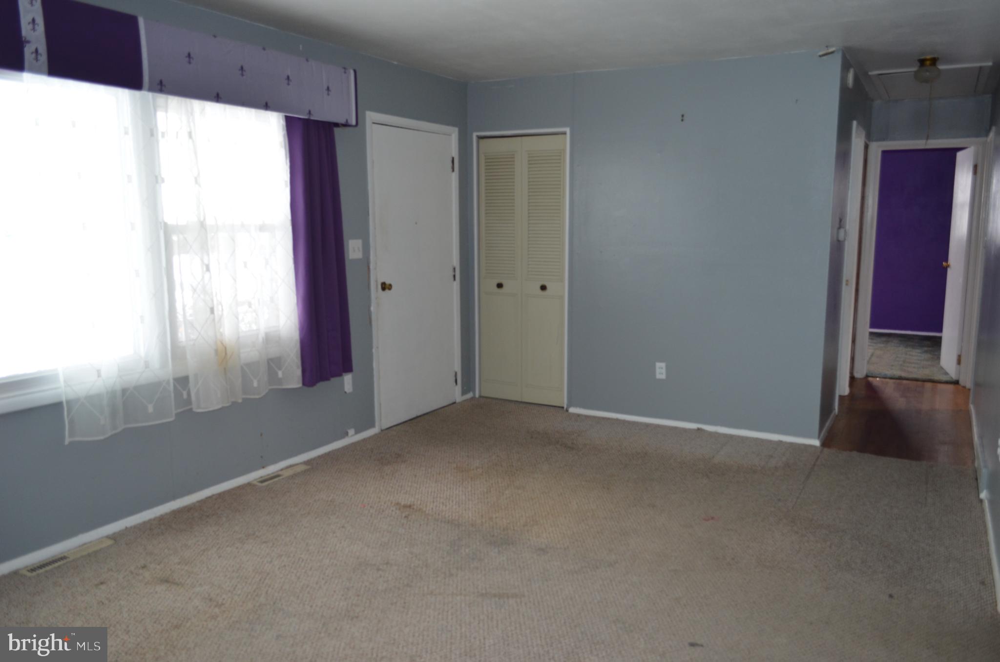 LINCOLN DRIVE - Residential