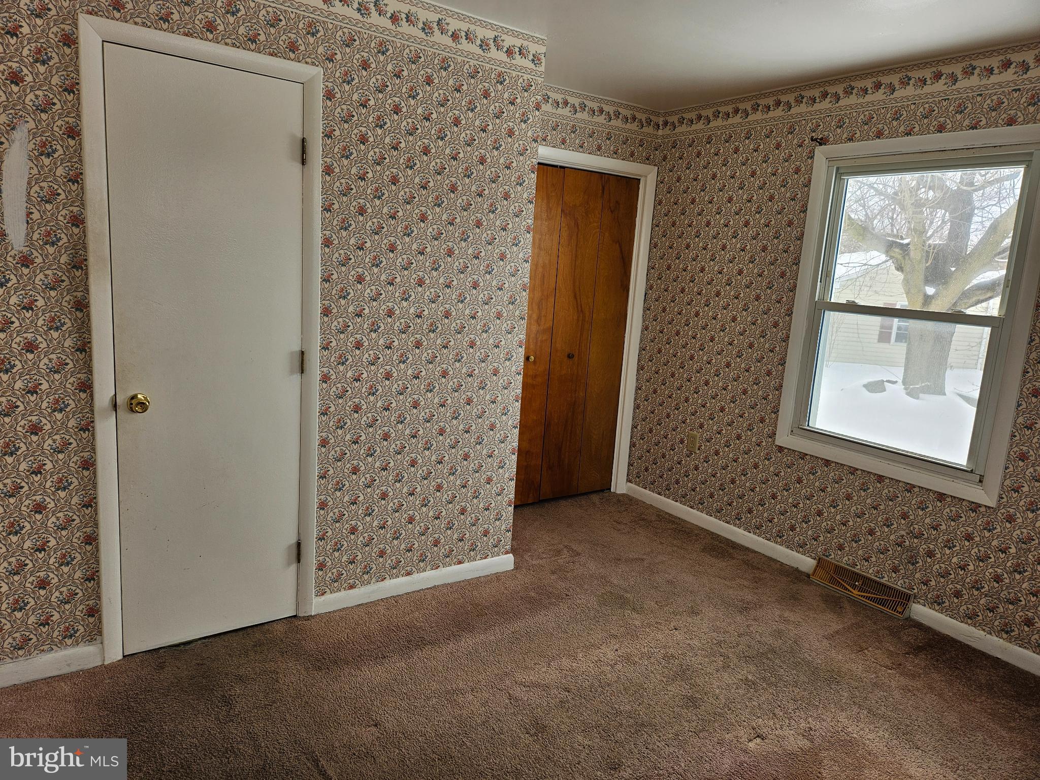 LINCOLN DRIVE - Residential