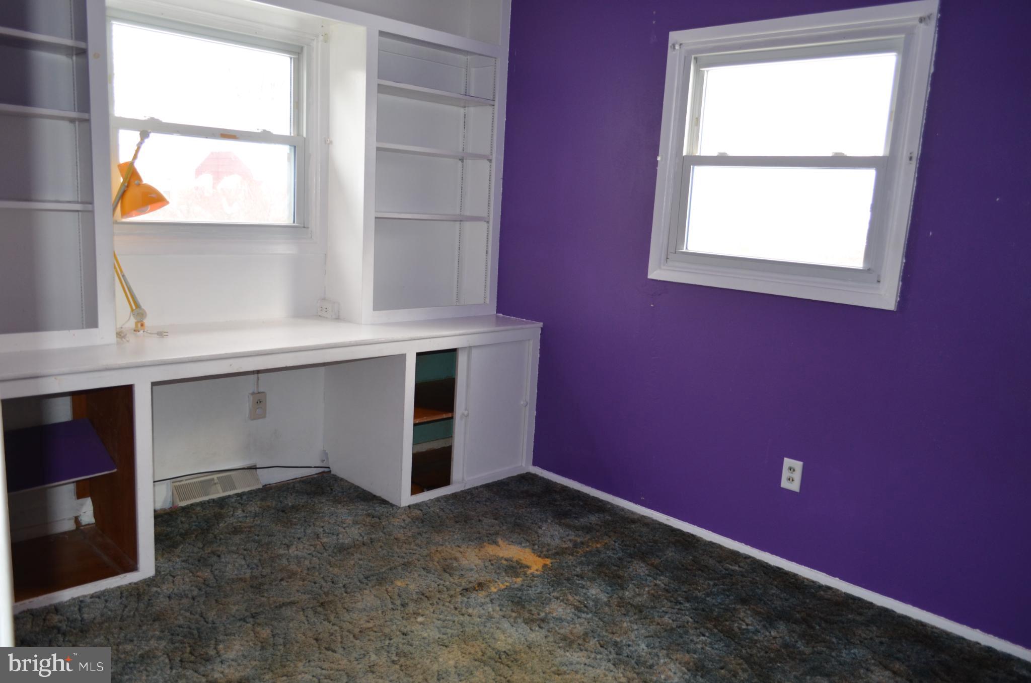 LINCOLN DRIVE - Residential