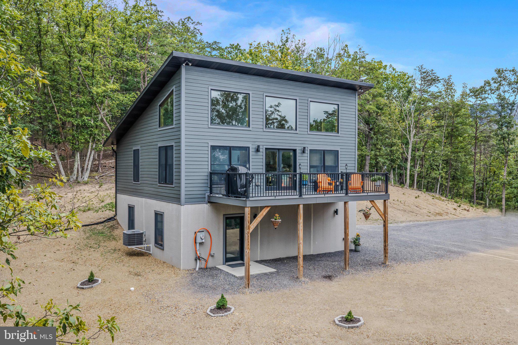 7504 ASHTON WOODS DRIVE