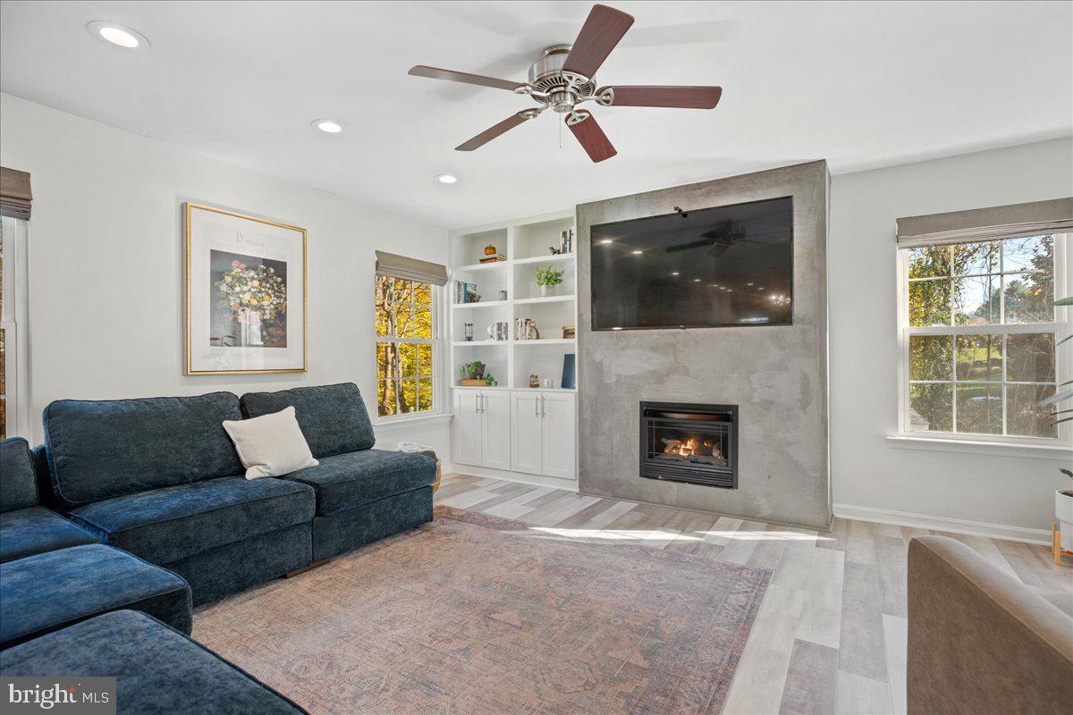 SCARBOROUGH FAIRE - Residential