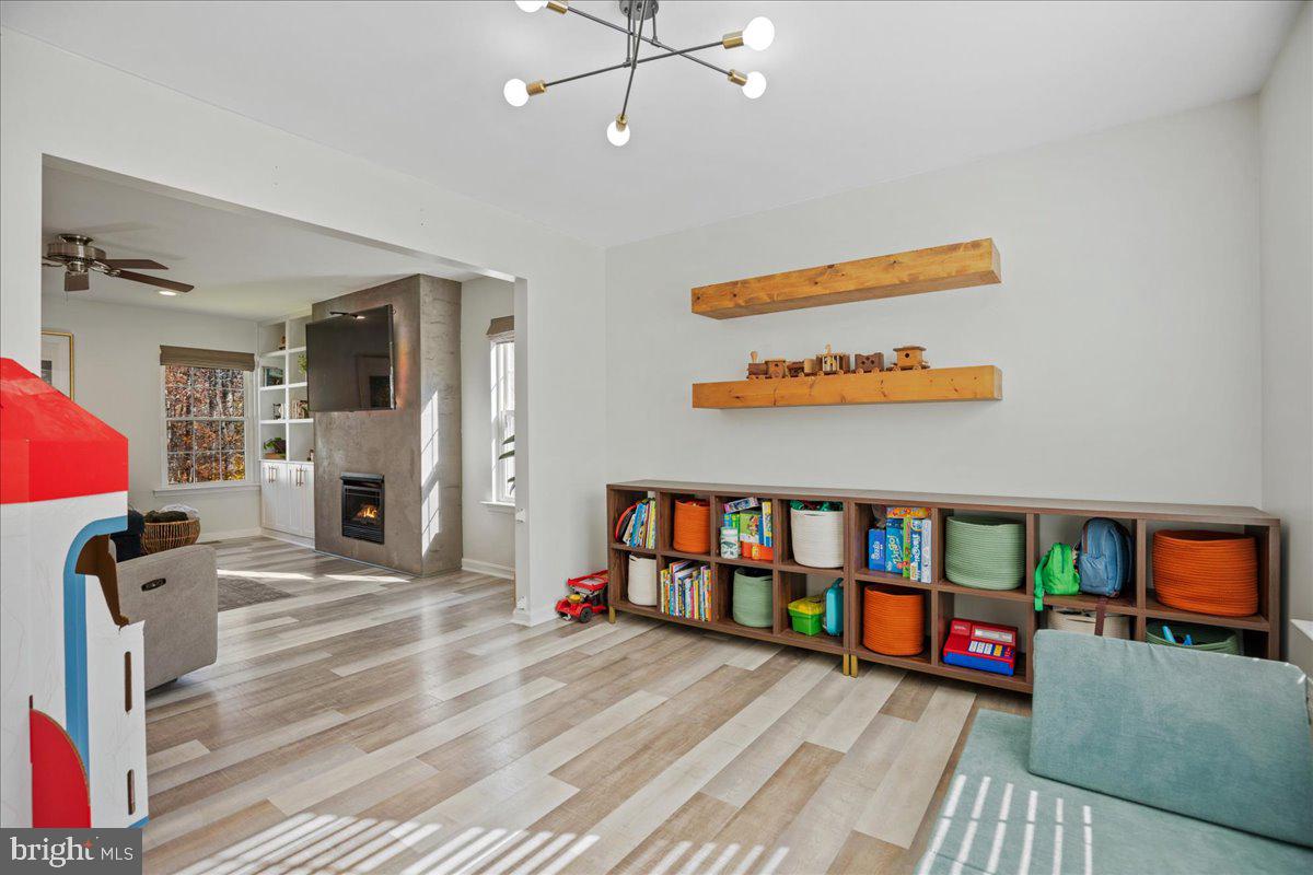 SCARBOROUGH FAIRE - Residential