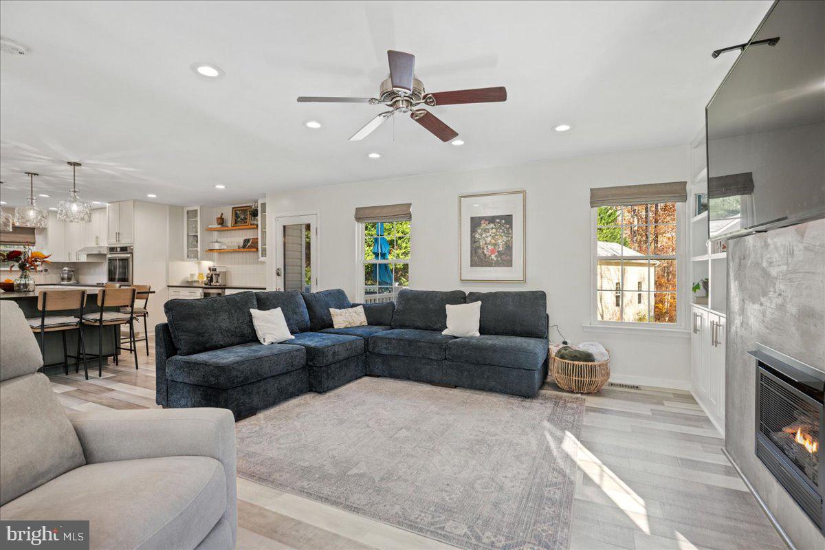 SCARBOROUGH FAIRE - Residential