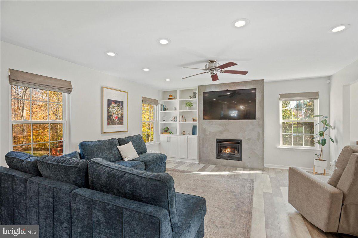 SCARBOROUGH FAIRE - Residential